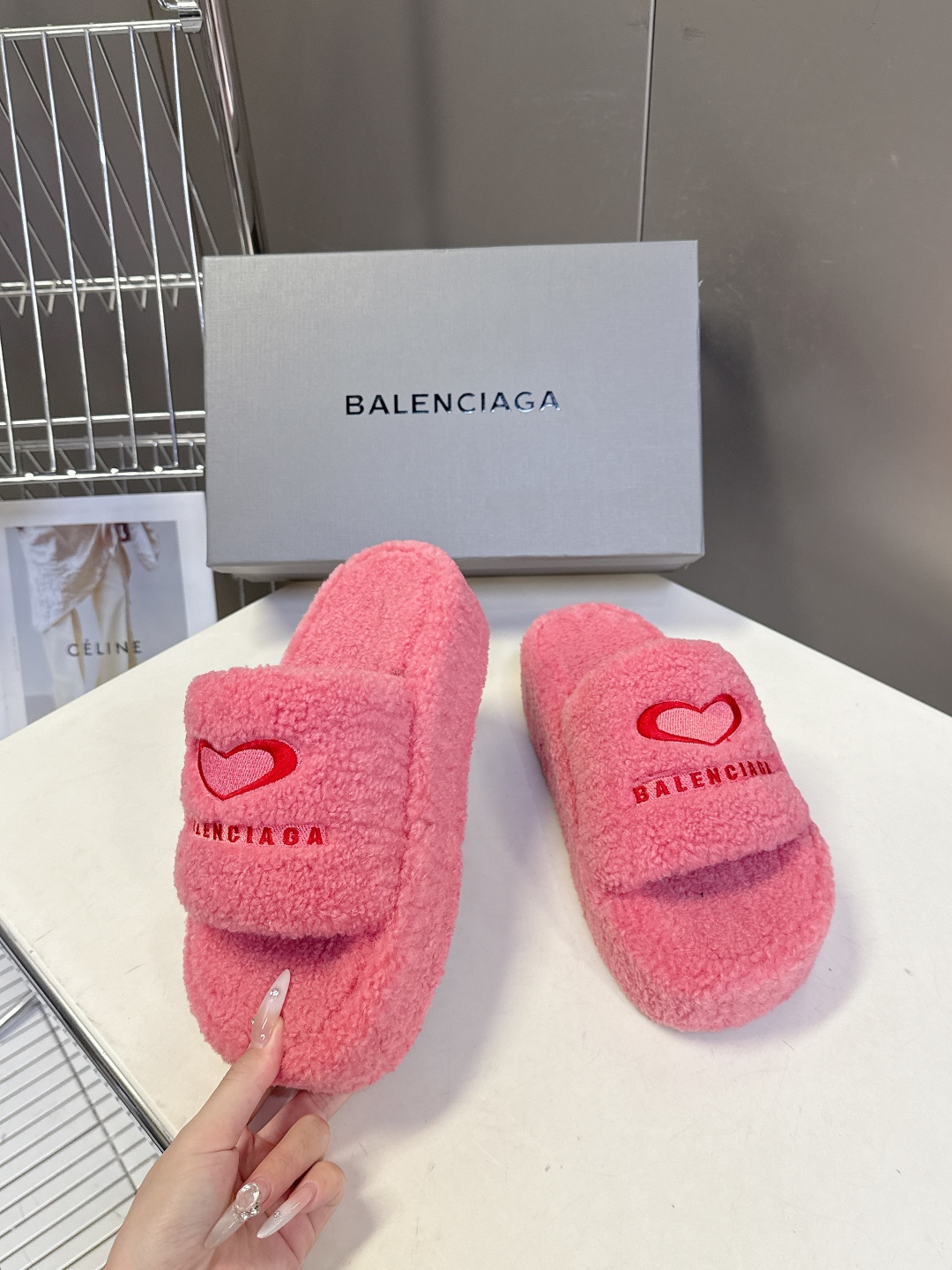 𝐁𝐀𝐋𝐄𝐍𝐂𝐈𝐀𝐆𝐀｜𝐒𝐒 𝐧𝐞𝐰 Balenciaga巴黎世家 新款情侣棉拖爱心刺绣斜纹磨毛棉布面拖鞋