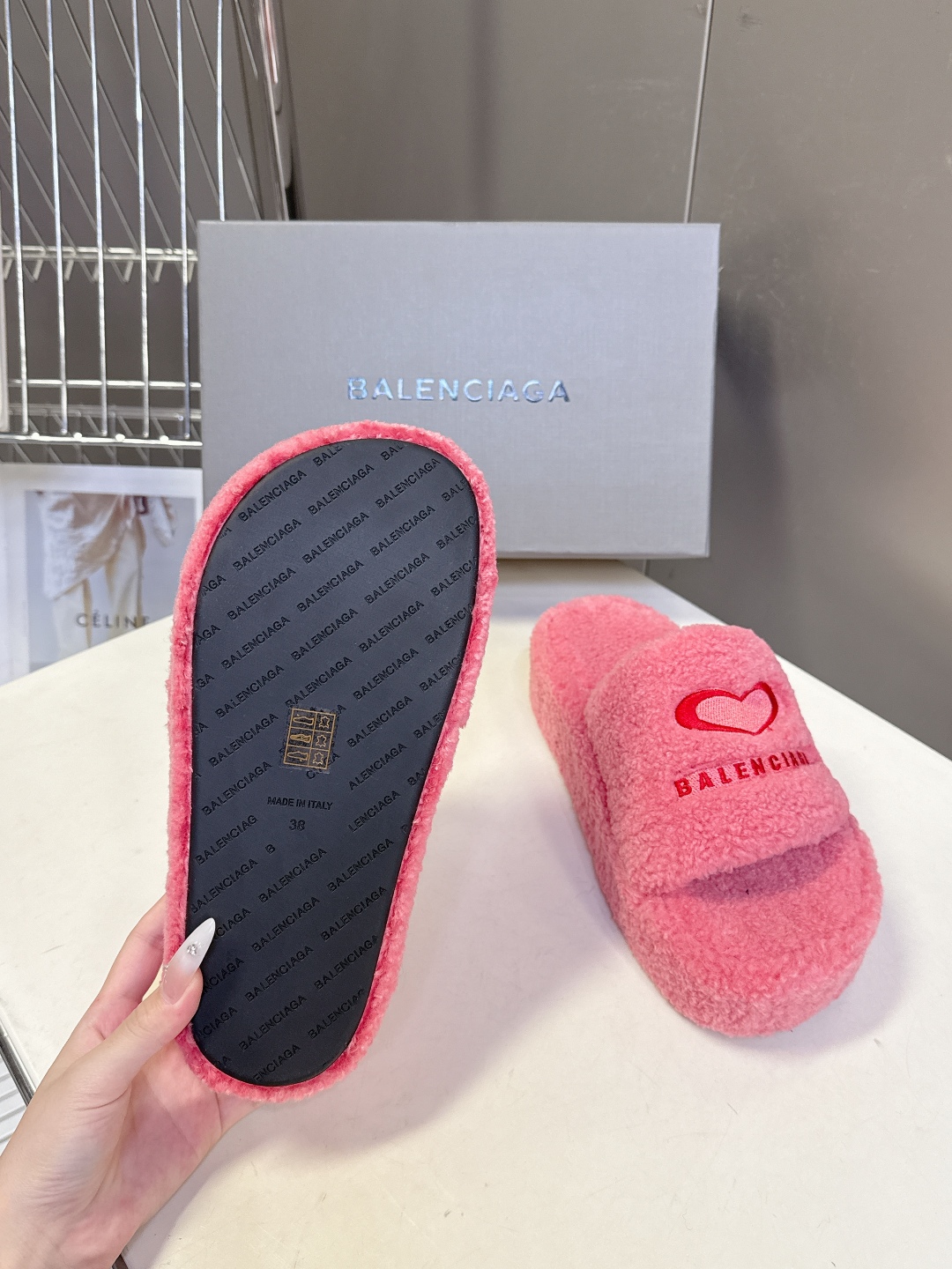 𝐁𝐀𝐋𝐄𝐍𝐂𝐈𝐀𝐆𝐀｜𝐒𝐒 𝐧𝐞𝐰 Balenciaga巴黎世家 新款情侣棉拖爱心刺绣斜纹磨毛棉布面拖鞋