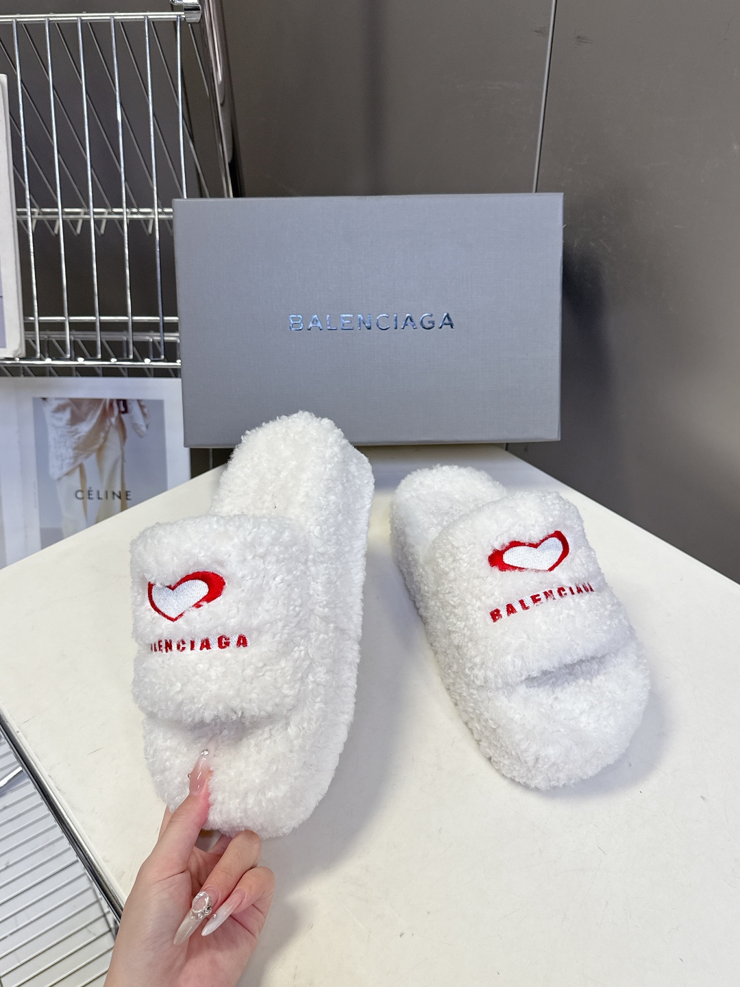 𝐁𝐀𝐋𝐄𝐍𝐂𝐈𝐀𝐆𝐀｜𝐒𝐒 𝐧𝐞𝐰 Balenciaga巴黎世家 新款情侣棉拖爱心刺绣斜纹磨毛棉布面拖鞋