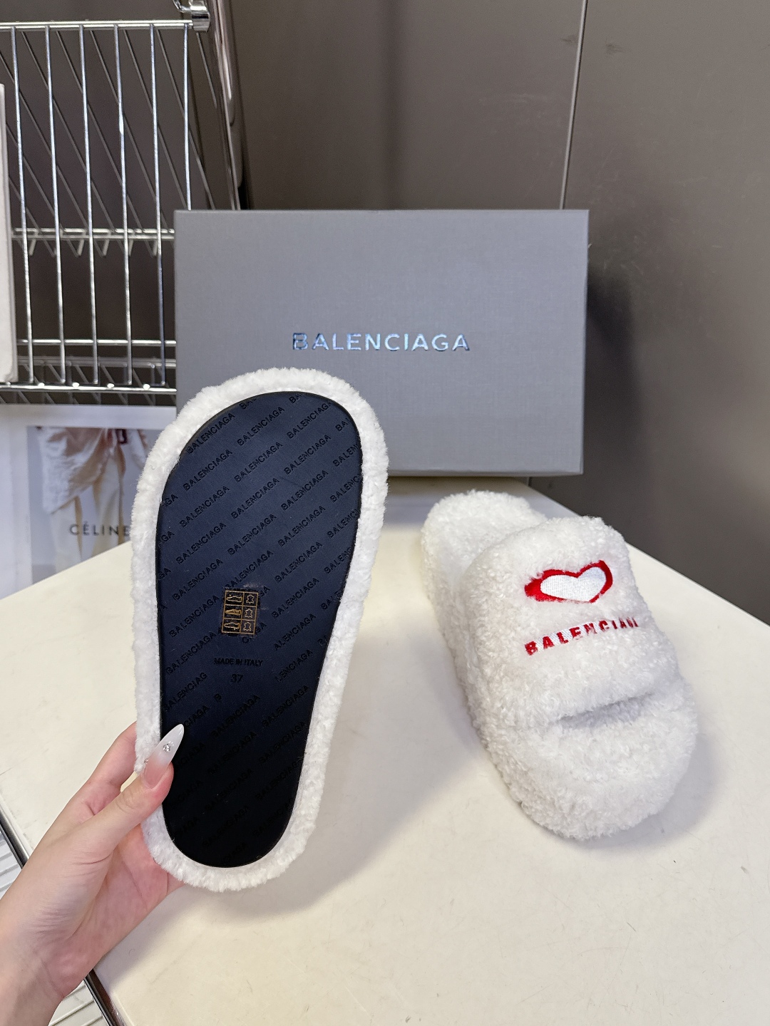 𝐁𝐀𝐋𝐄𝐍𝐂𝐈𝐀𝐆𝐀｜𝐒𝐒 𝐧𝐞𝐰 Balenciaga巴黎世家 新款情侣棉拖爱心刺绣斜纹磨毛棉布面拖鞋