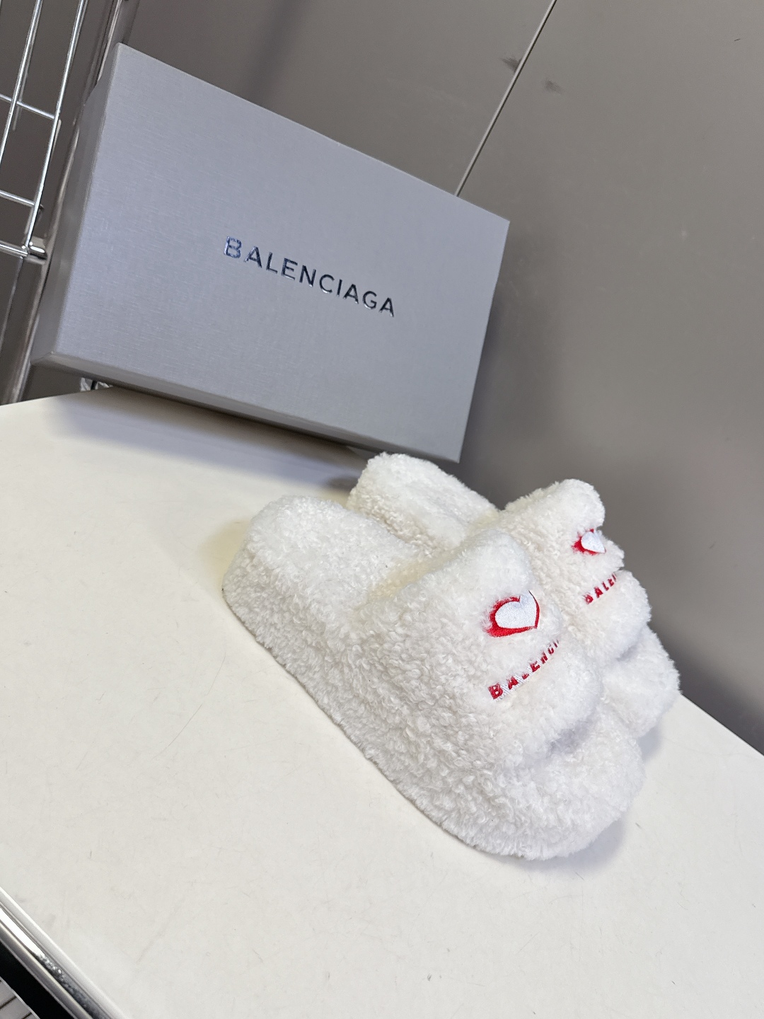 𝐁𝐀𝐋𝐄𝐍𝐂𝐈𝐀𝐆𝐀｜𝐒𝐒 𝐧𝐞𝐰 Balenciaga巴黎世家 新款情侣棉拖爱心刺绣斜纹磨毛棉布面拖鞋