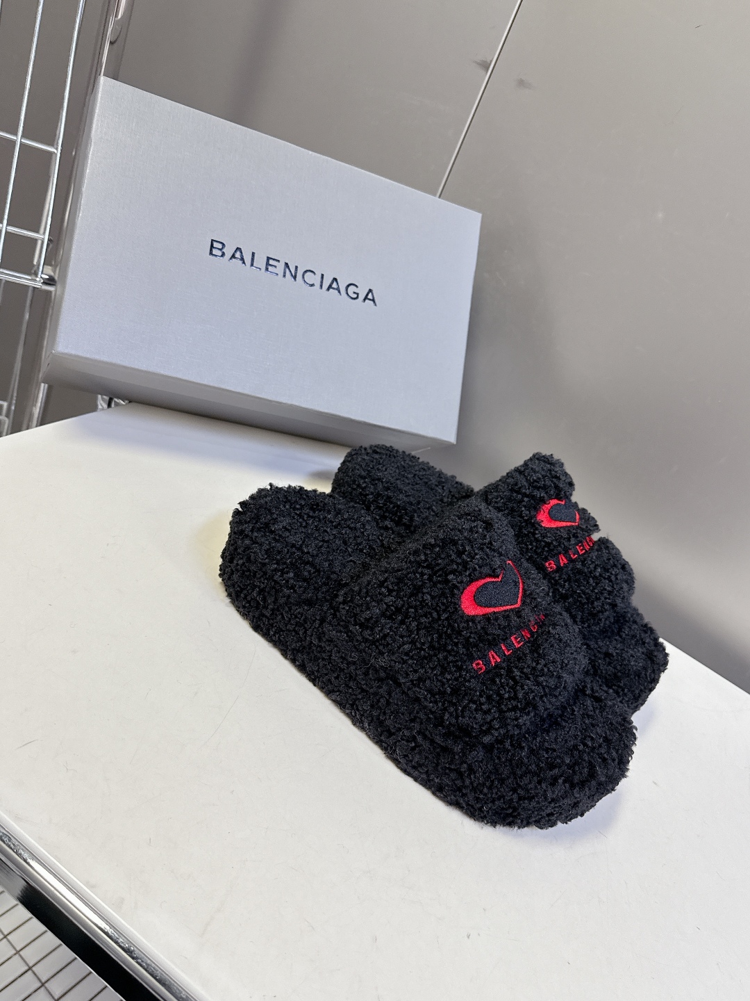 𝐁𝐀𝐋𝐄𝐍𝐂𝐈𝐀𝐆𝐀｜𝐒𝐒 𝐧𝐞𝐰 Balenciaga巴黎世家 新款情侣棉拖爱心刺绣斜纹磨毛棉布面拖鞋