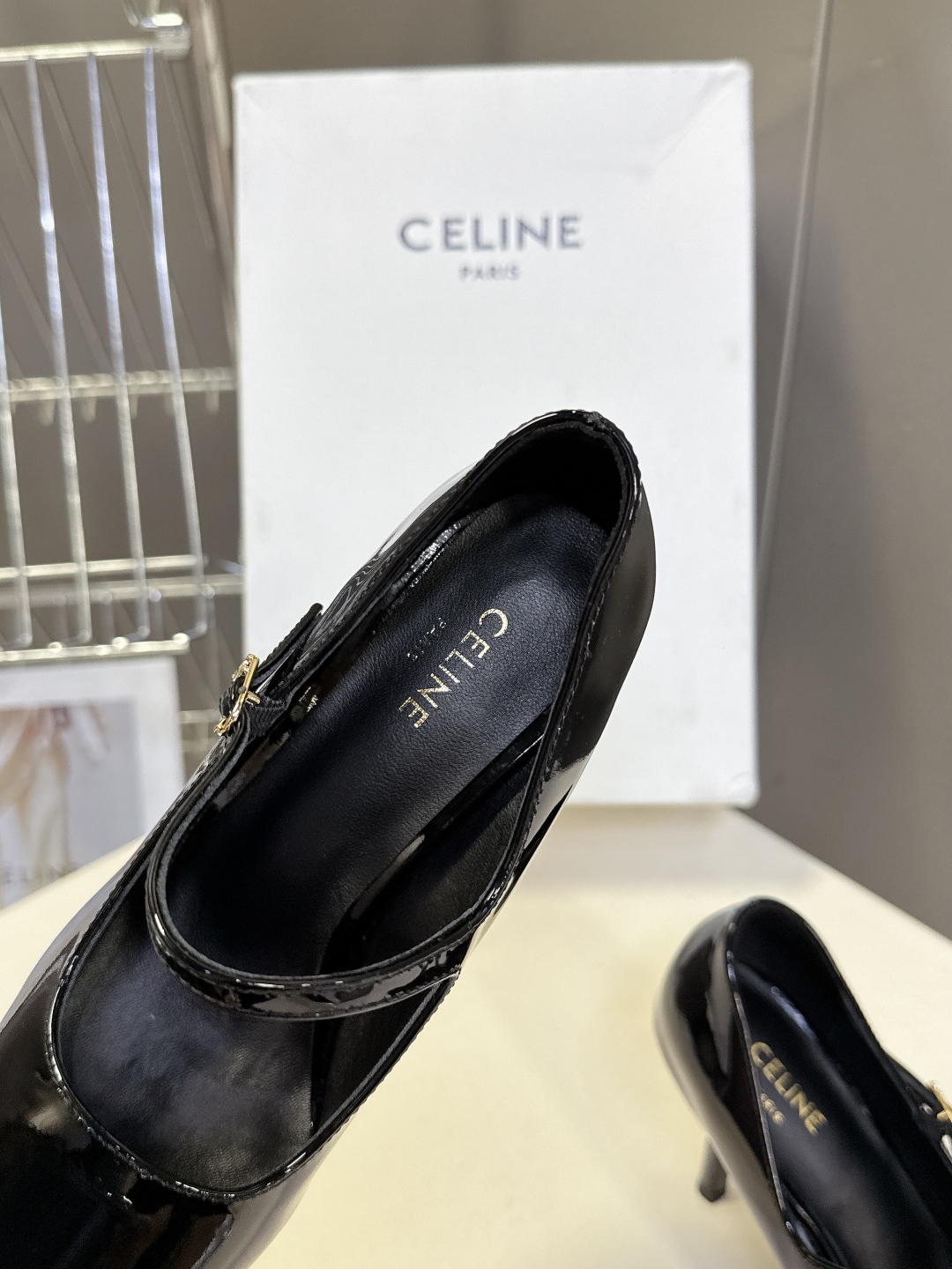 Celine思琳秋冬凯旋门时装高跟鞋 柔美的露脚设计，上脚真的超级显瘦超级美 C家特定的精致凯旋门log
