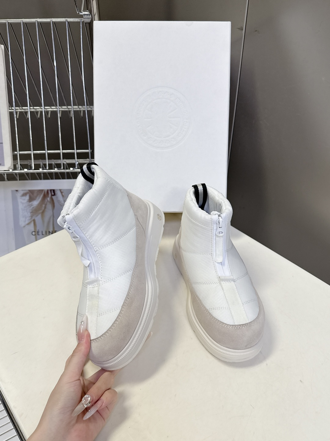 Canada Goose加拿大鹅冬季加厚防水防滑厚底保暖雪地靴 超火的秋冬保暖首选品牌 羽绒布鞋面 防水