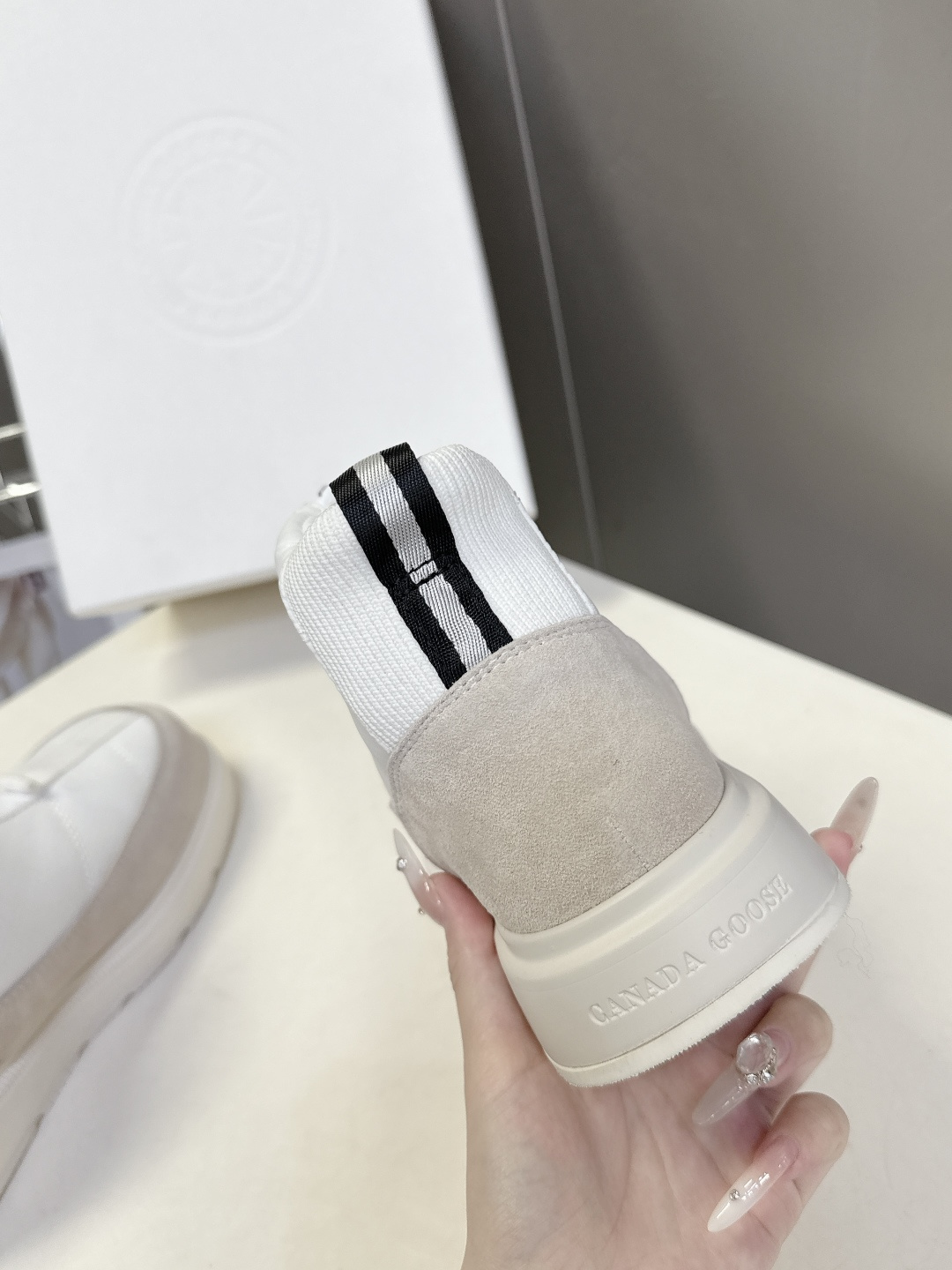 Canada Goose加拿大鹅冬季加厚防水防滑厚底保暖雪地靴 超火的秋冬保暖首选品牌 羽绒布鞋面 防水