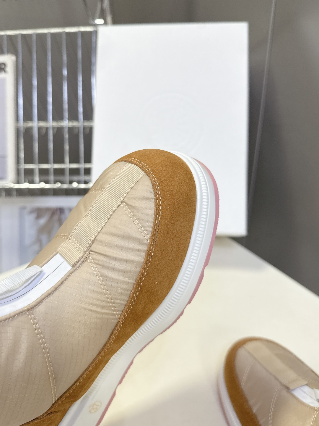 Canada Goose加拿大鹅冬季加厚防水防滑厚底保暖雪地靴 超火的秋冬保暖首选品牌 羽绒布鞋面 防水