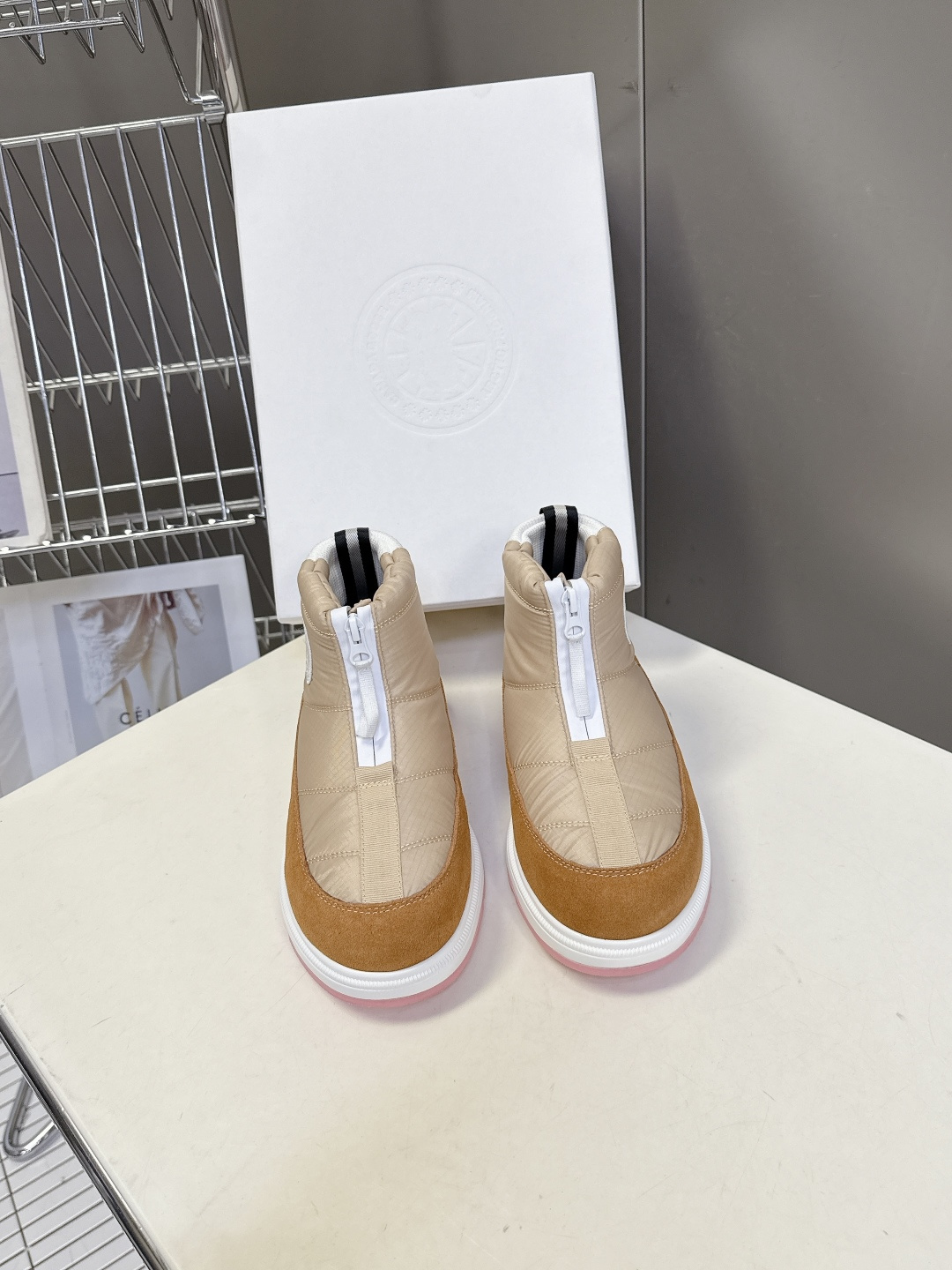 Canada Goose加拿大鹅冬季加厚防水防滑厚底保暖雪地靴 超火的秋冬保暖首选品牌 羽绒布鞋面 防水