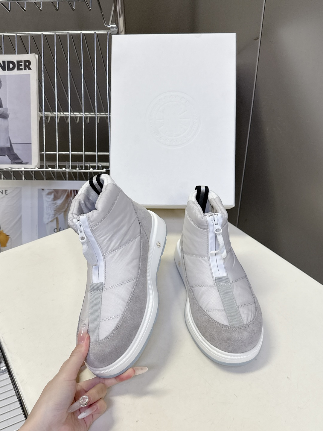 Canada Goose加拿大鹅冬季加厚防水防滑厚底保暖雪地靴 超火的秋冬保暖首选品牌 羽绒布鞋面 防水