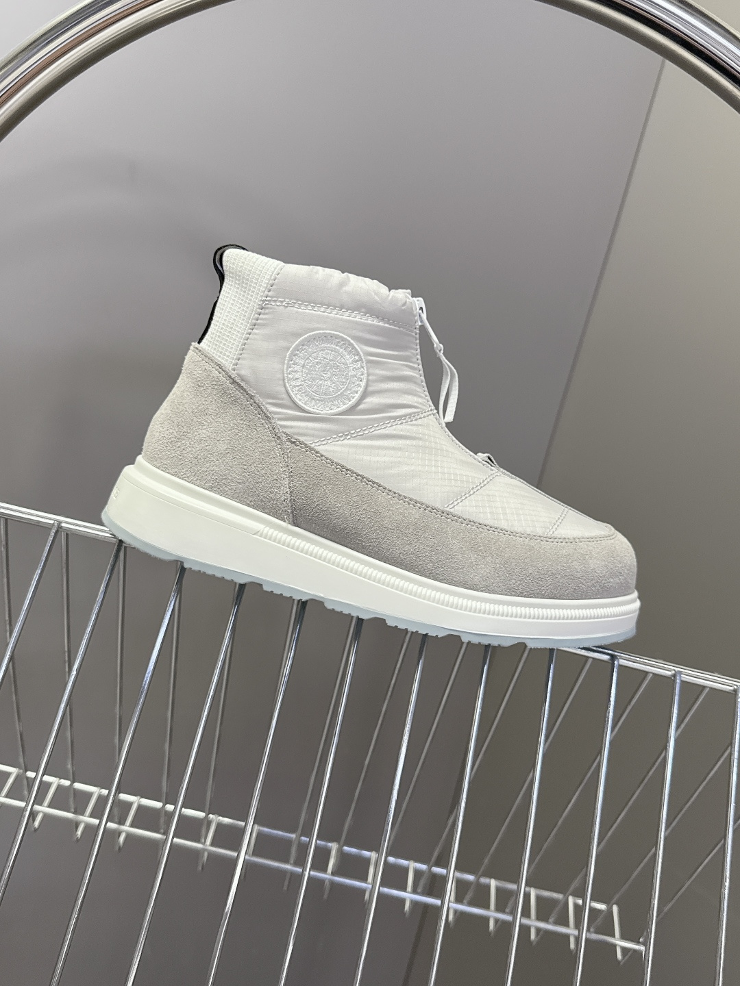 Canada Goose加拿大鹅冬季加厚防水防滑厚底保暖雪地靴 超火的秋冬保暖首选品牌 羽绒布鞋面 防水