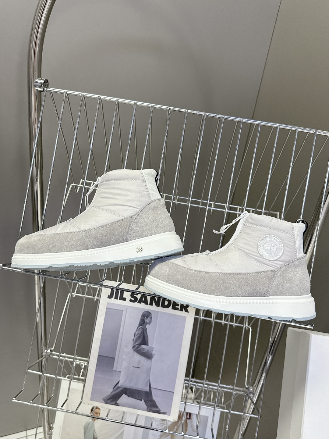 Canada Goose加拿大鹅冬季加厚防水防滑厚底保暖雪地靴 超火的秋冬保暖首选品牌 羽绒布鞋面 防水