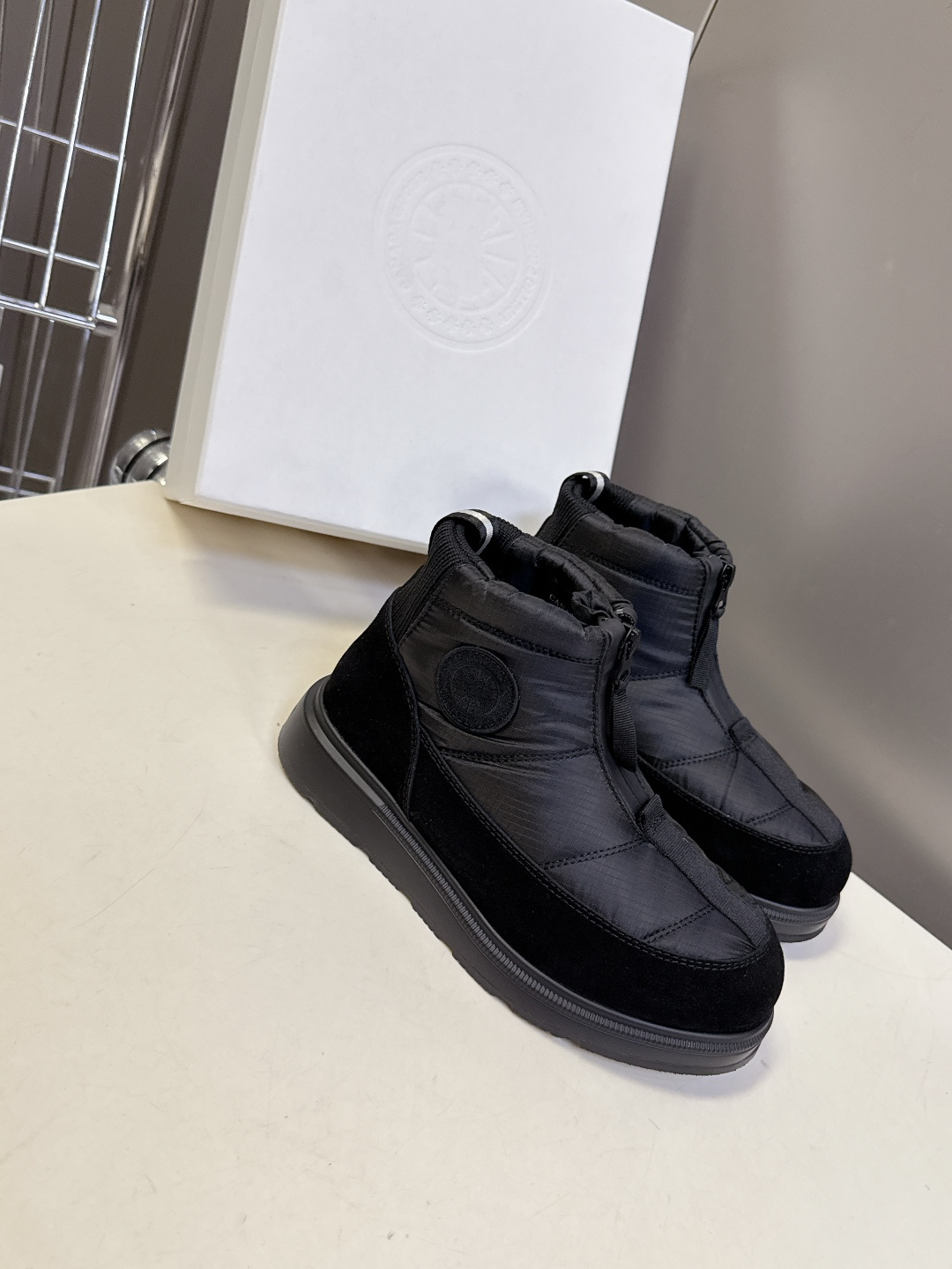 Canada Goose加拿大鹅冬季加厚防水防滑厚底保暖雪地靴 超火的秋冬保暖首选品牌 羽绒布鞋面 防水