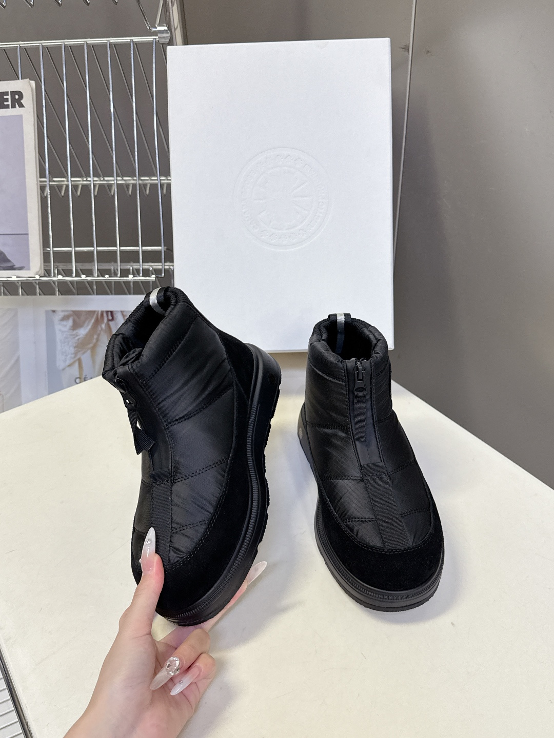 Canada Goose加拿大鹅冬季加厚防水防滑厚底保暖雪地靴 超火的秋冬保暖首选品牌 羽绒布鞋面 防水