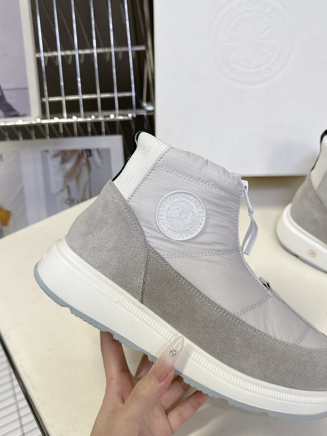 Canada Goose加拿大鹅冬季加厚防水防滑厚底保暖雪地靴 超火的秋冬保暖首选品牌 羽绒布鞋面 防水