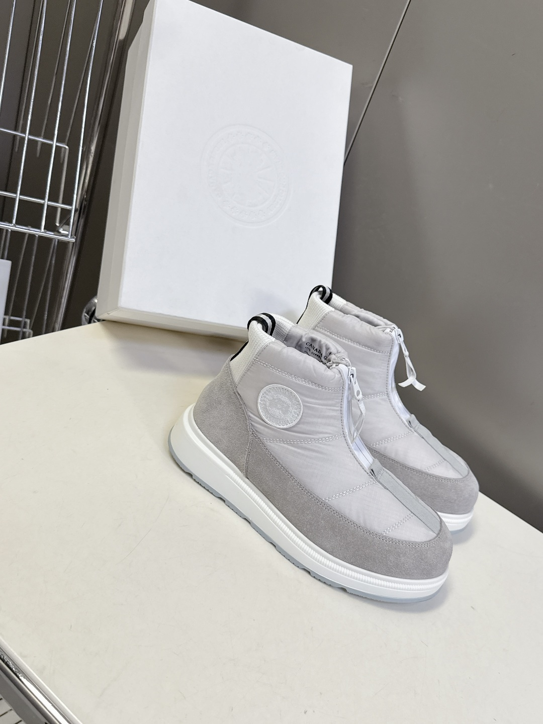 Canada Goose加拿大鹅冬季加厚防水防滑厚底保暖雪地靴 超火的秋冬保暖首选品牌 羽绒布鞋面 防水