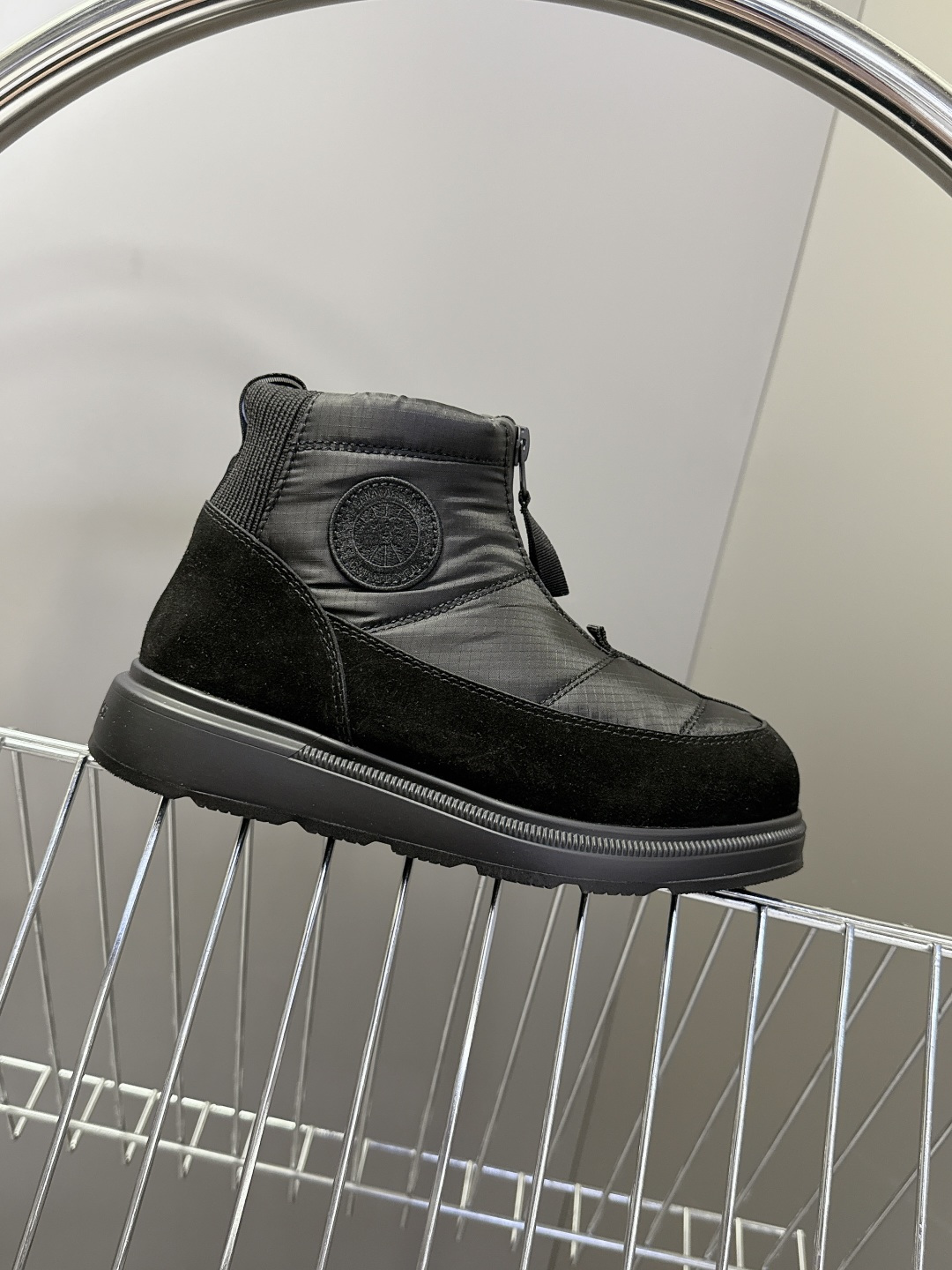 Canada Goose加拿大鹅冬季加厚防水防滑厚底保暖雪地靴 超火的秋冬保暖首选品牌 羽绒布鞋面 防水