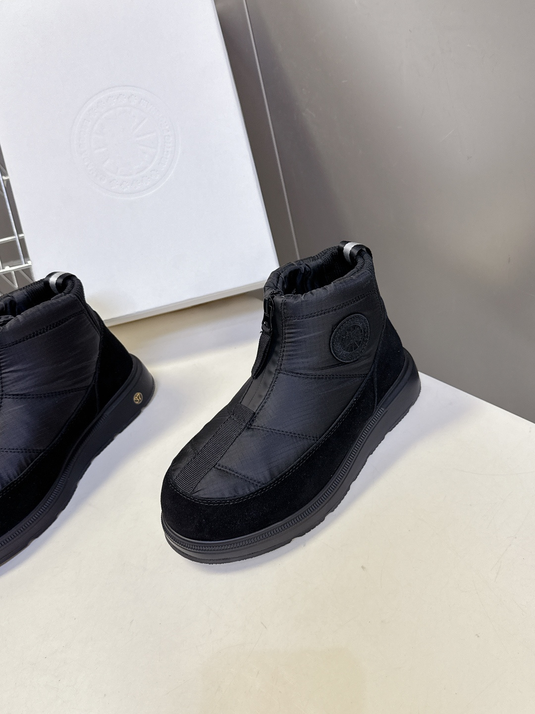 Canada Goose加拿大鹅冬季加厚防水防滑厚底保暖雪地靴 超火的秋冬保暖首选品牌 羽绒布鞋面 防水