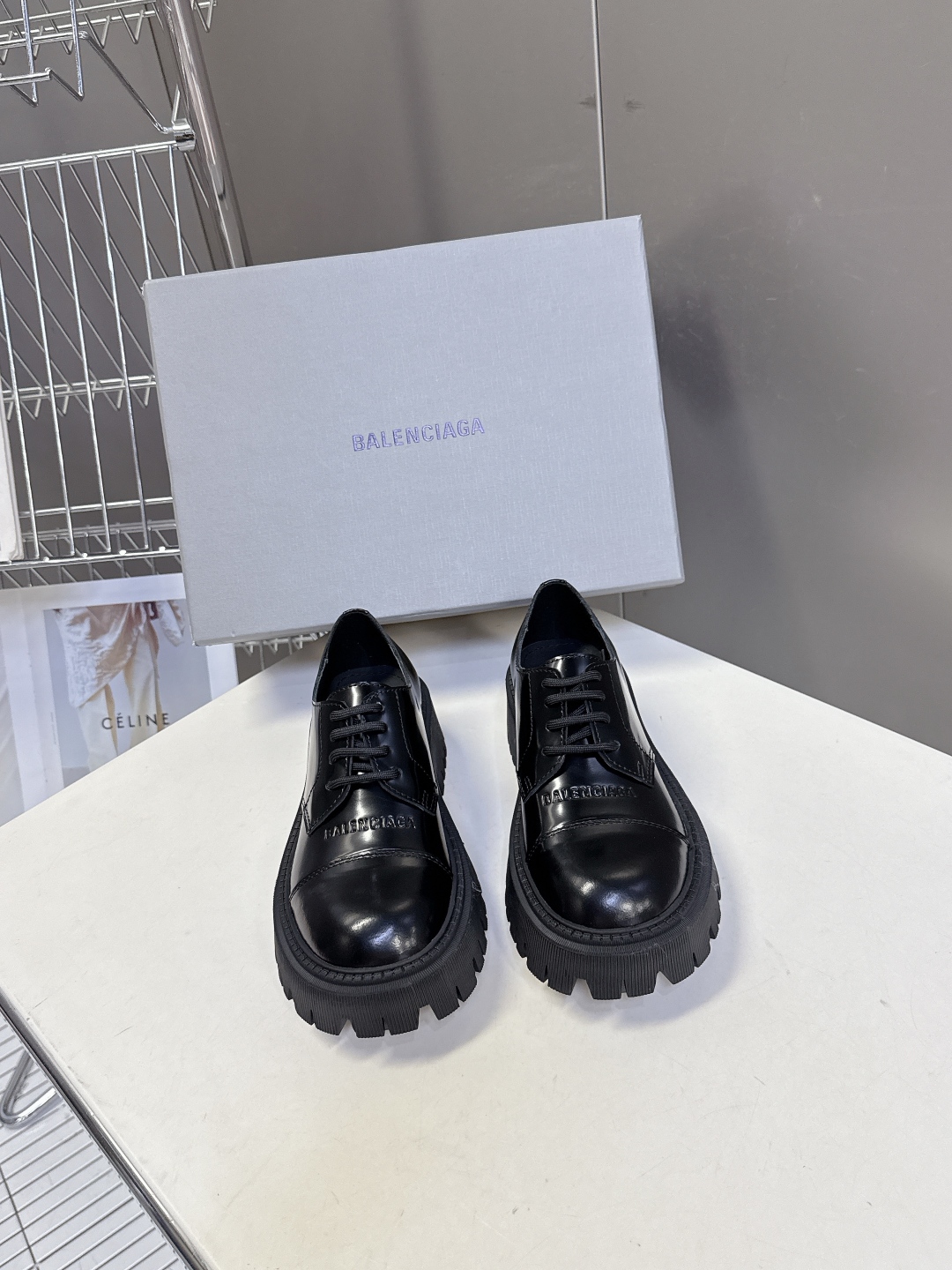 BALENCIAGA巴黎世家秋冬经典款马丁靴 百位ins博主网红推荐 经典永不过时 机车风格大号圆头搭配