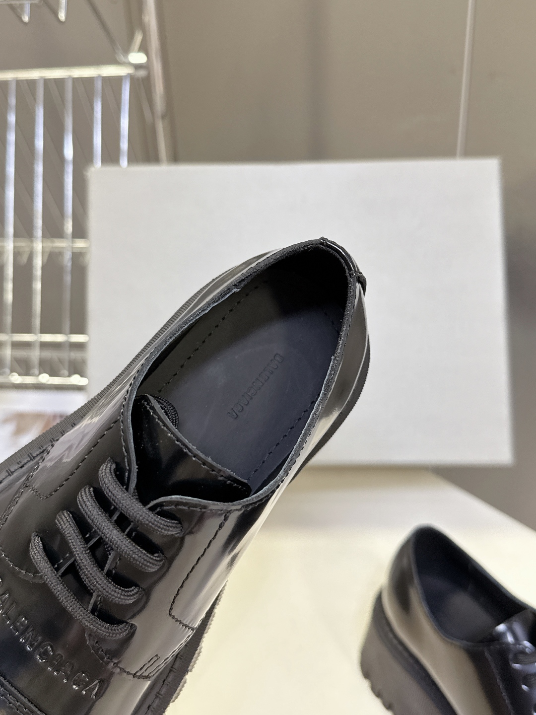 BALENCIAGA巴黎世家秋冬经典款马丁靴 百位ins博主网红推荐 经典永不过时 机车风格大号圆头搭配