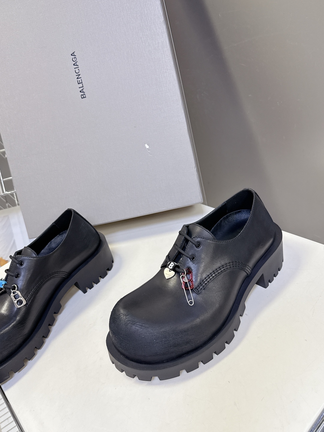男装➕20 巴黎世家Balenciaga秋冬最新挂件情侣款大头皮鞋 专柜正品购入 细节完美复刻 巴家就一