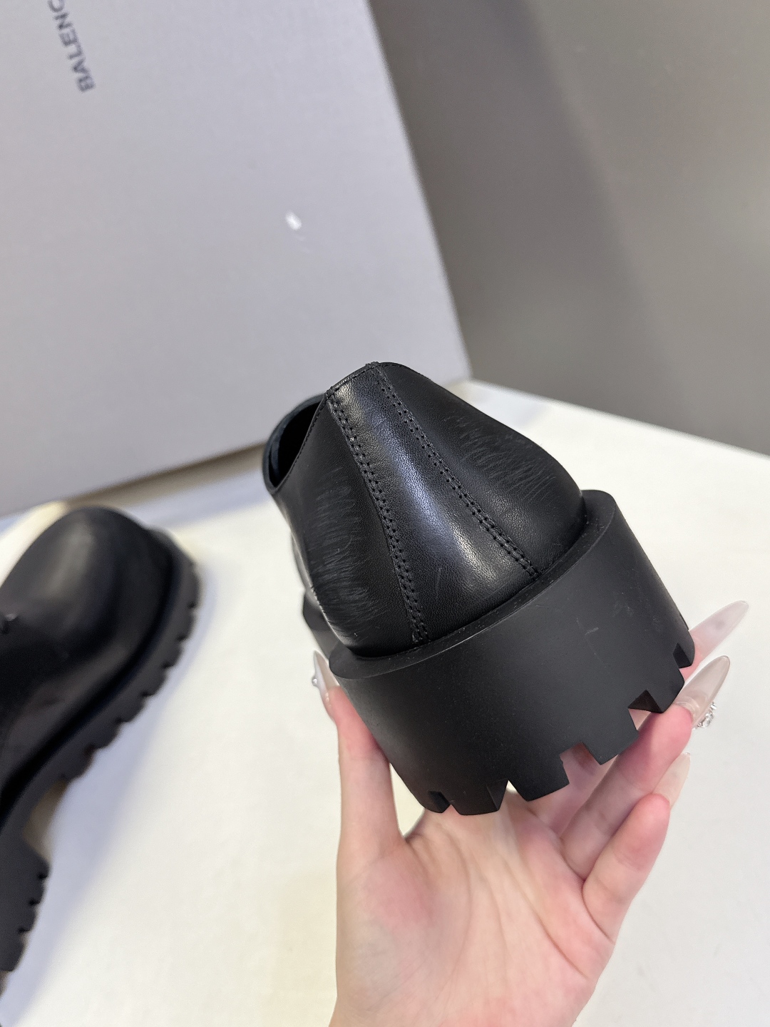 男装➕20 巴黎世家Balenciaga秋冬最新挂件情侣款大头皮鞋 专柜正品购入 细节完美复刻 巴家就一