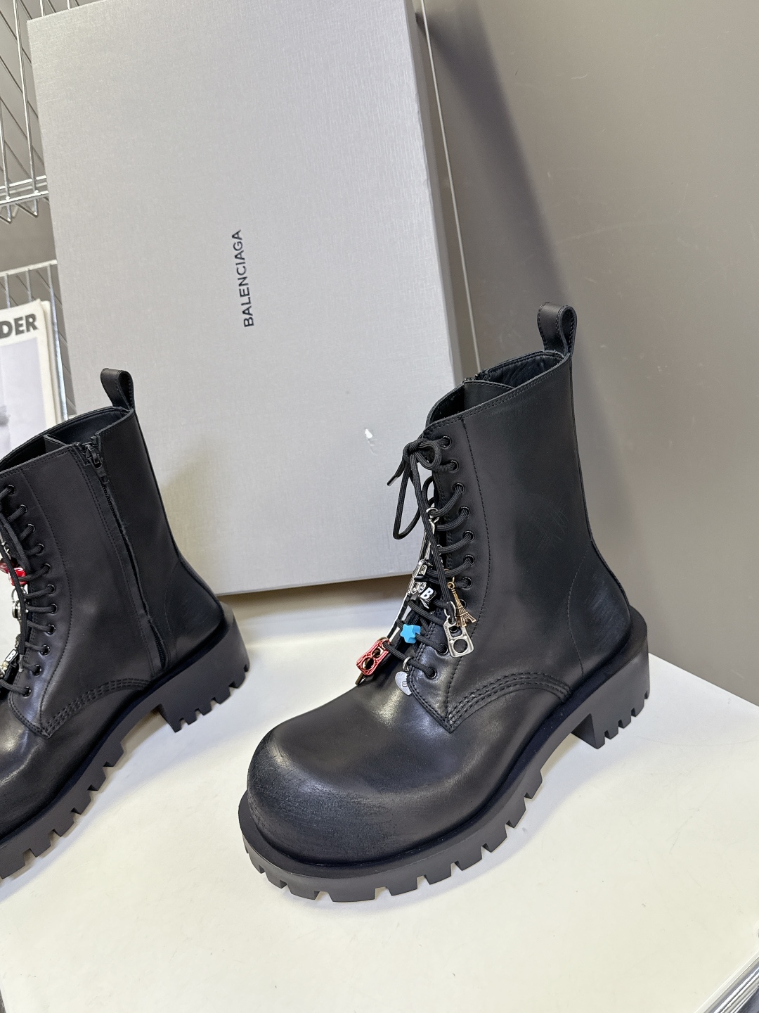 男装➕20 巴黎世家Balenciaga秋冬最新挂件情侣款大头皮鞋 专柜正品购入 细节完美复刻 巴家就一
