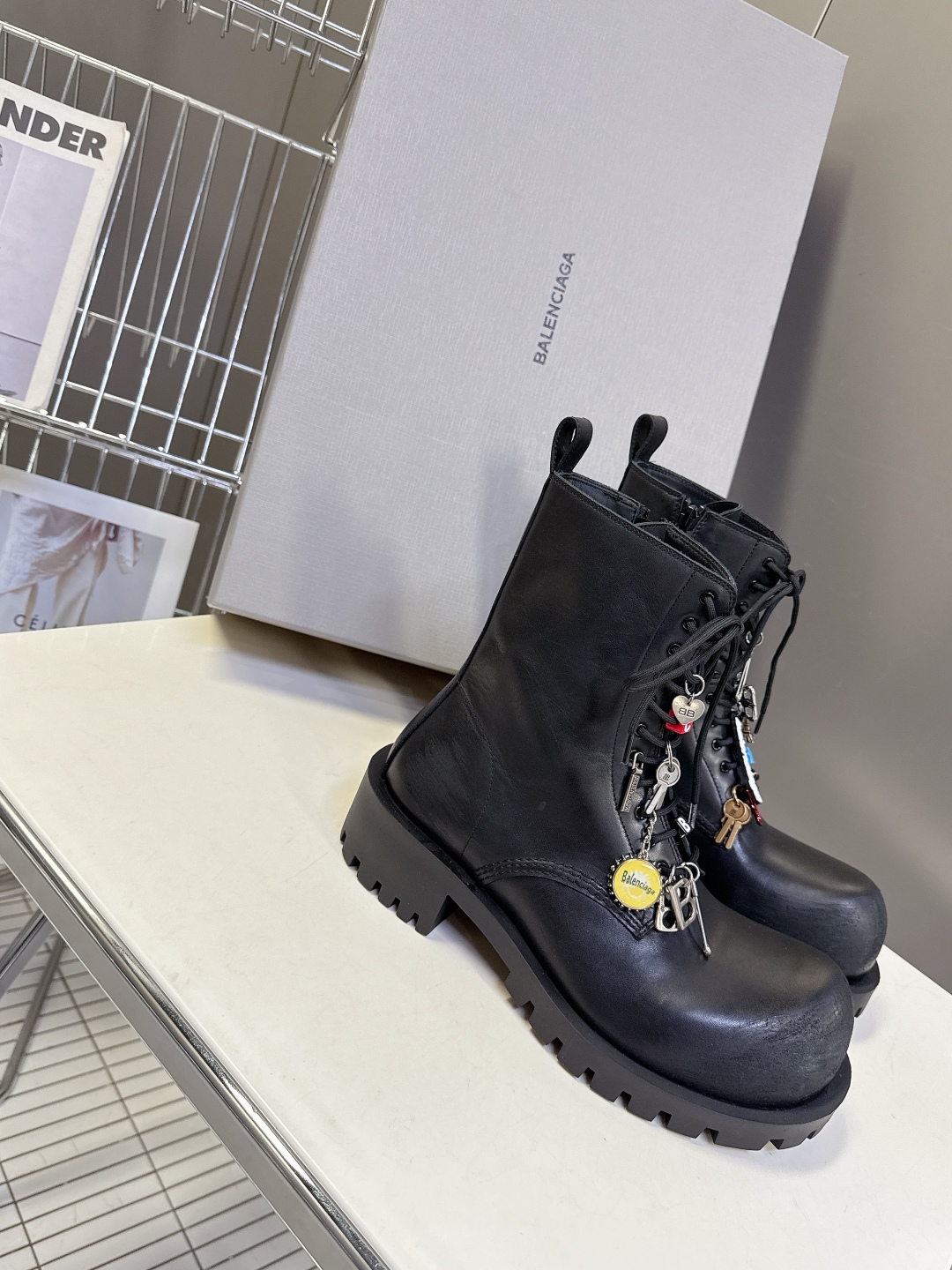 男装➕20 巴黎世家Balenciaga秋冬最新挂件情侣款大头皮鞋 专柜正品购入 细节完美复刻 巴家就一
