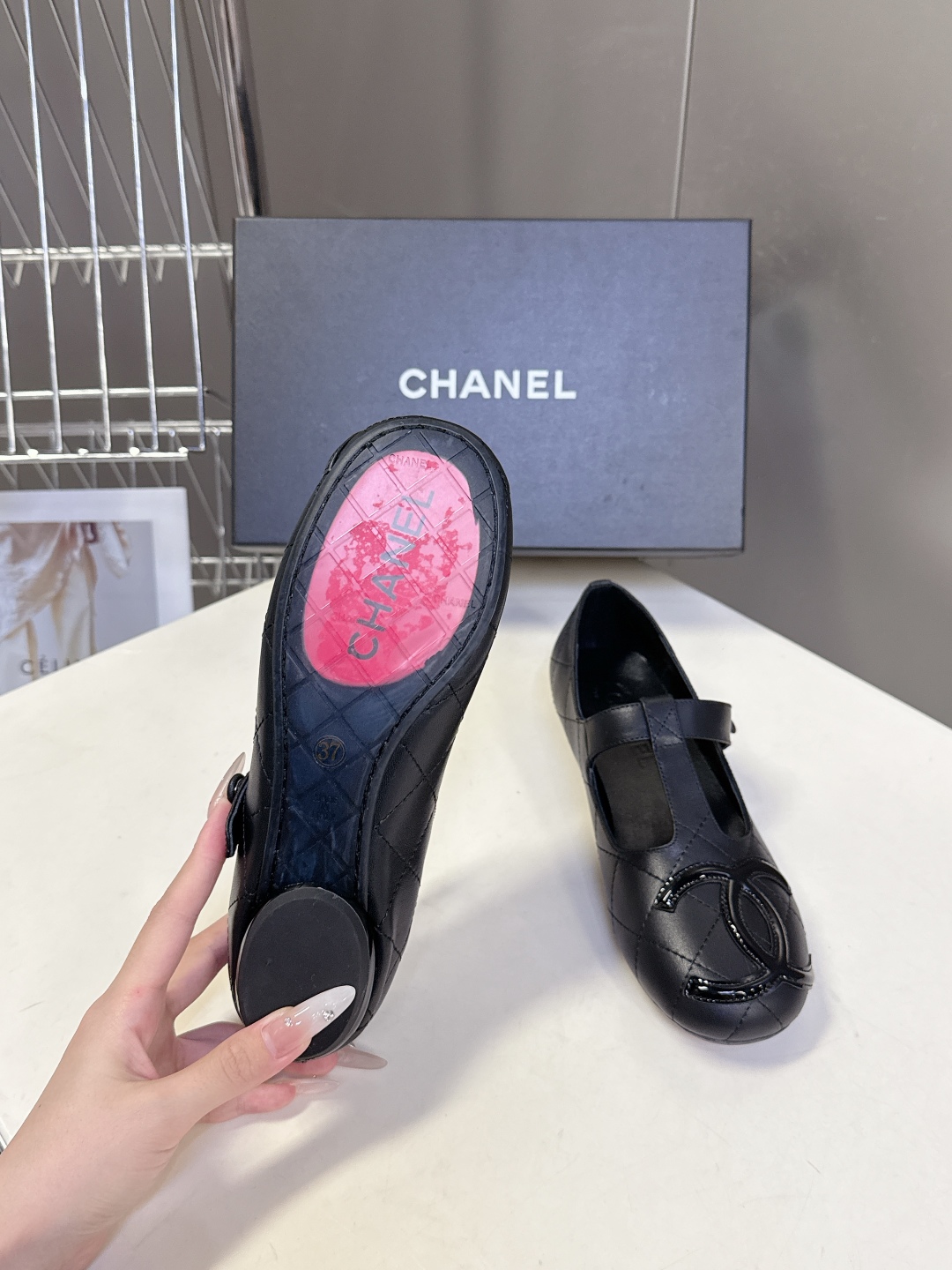CHANEL香奈儿最新款中古康鹏芭蕾舞皮鞋 超多明星名媛上脚 这款芭蕾舞单鞋第一眼看上就被种草了根据天气