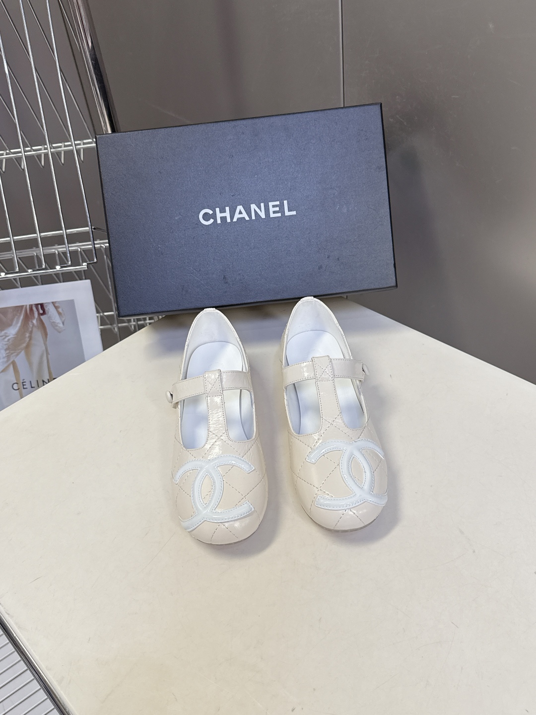 CHANEL香奈儿最新款中古康鹏芭蕾舞皮鞋 超多明星名媛上脚 这款芭蕾舞单鞋第一眼看上就被种草了根据天气