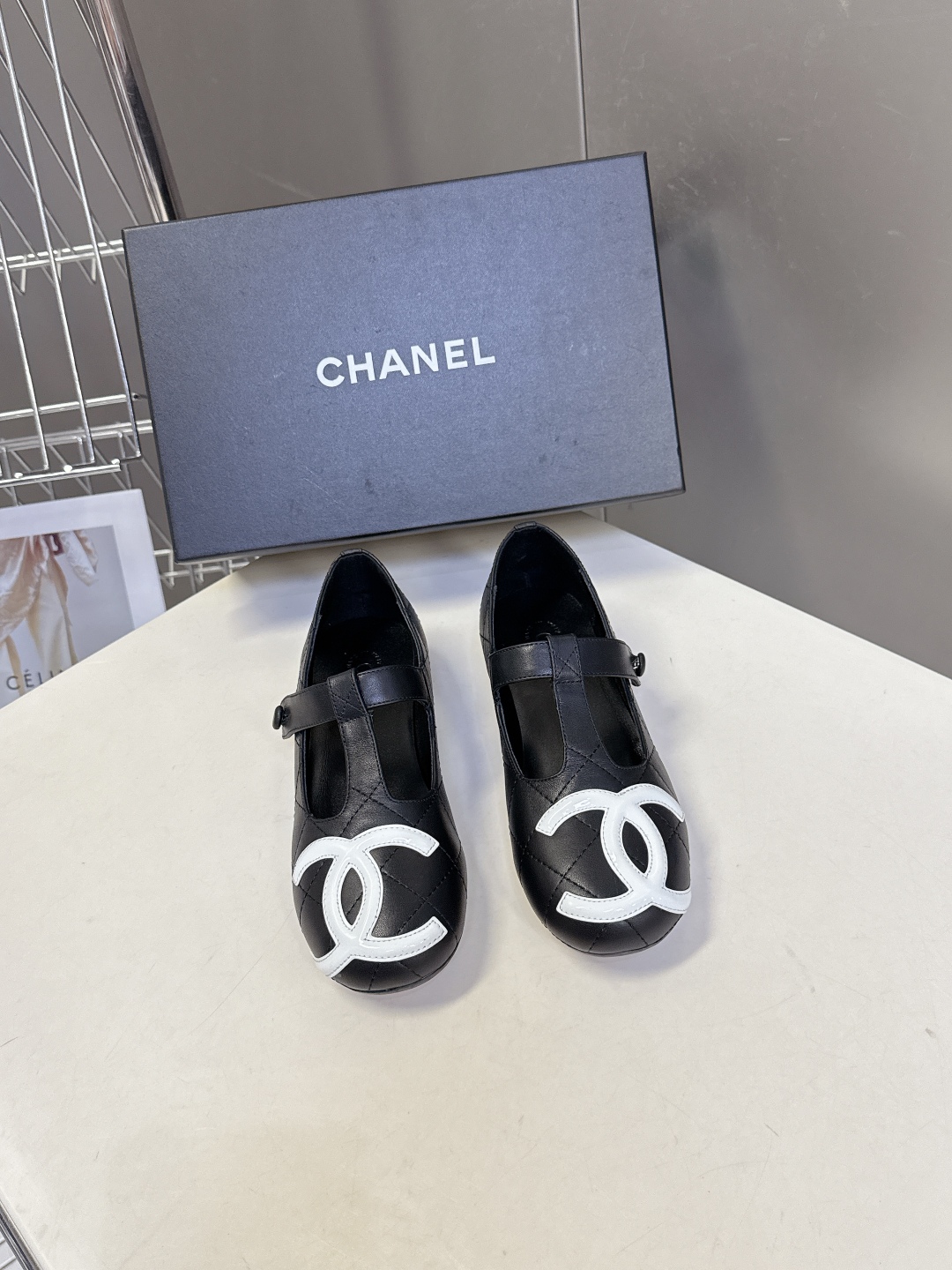 CHANEL香奈儿最新款中古康鹏芭蕾舞皮鞋 超多明星名媛上脚 这款芭蕾舞单鞋第一眼看上就被种草了根据天气