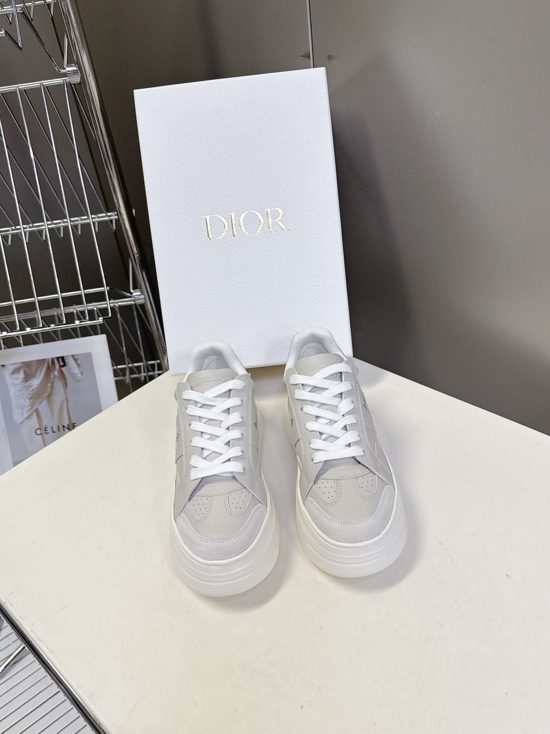 Dior迪奥新款松糕鞋厚底休闲鞋太古汇RMB8300购入开发 这款Dior Star运动鞋延续经久不衰的