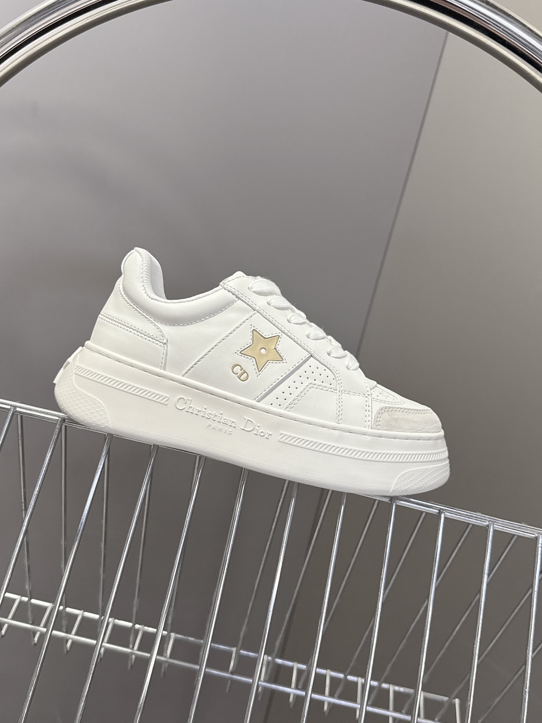 Dior迪奥新款松糕鞋厚底休闲鞋太古汇RMB8300购入开发 这款Dior Star运动鞋延续经久不衰的