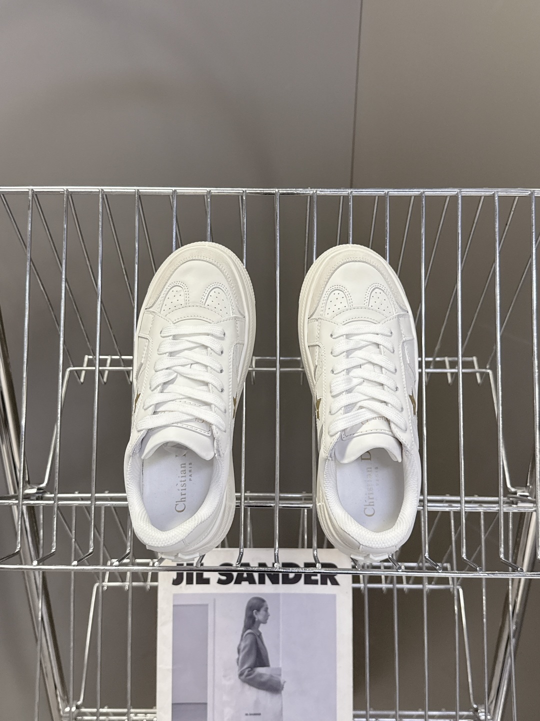 Dior迪奥新款松糕鞋厚底休闲鞋太古汇RMB8300购入开发 这款Dior Star运动鞋延续经久不衰的
