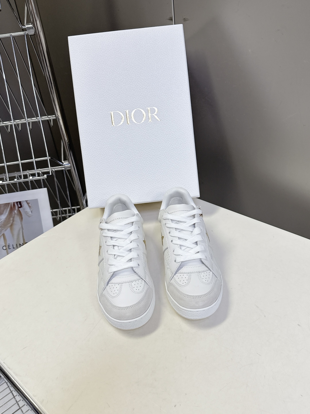 Christian Dior迪奥休闲鞋、众多明星网红示范的超级百搭款☑️款式搭配品牌Logo CD彰显大