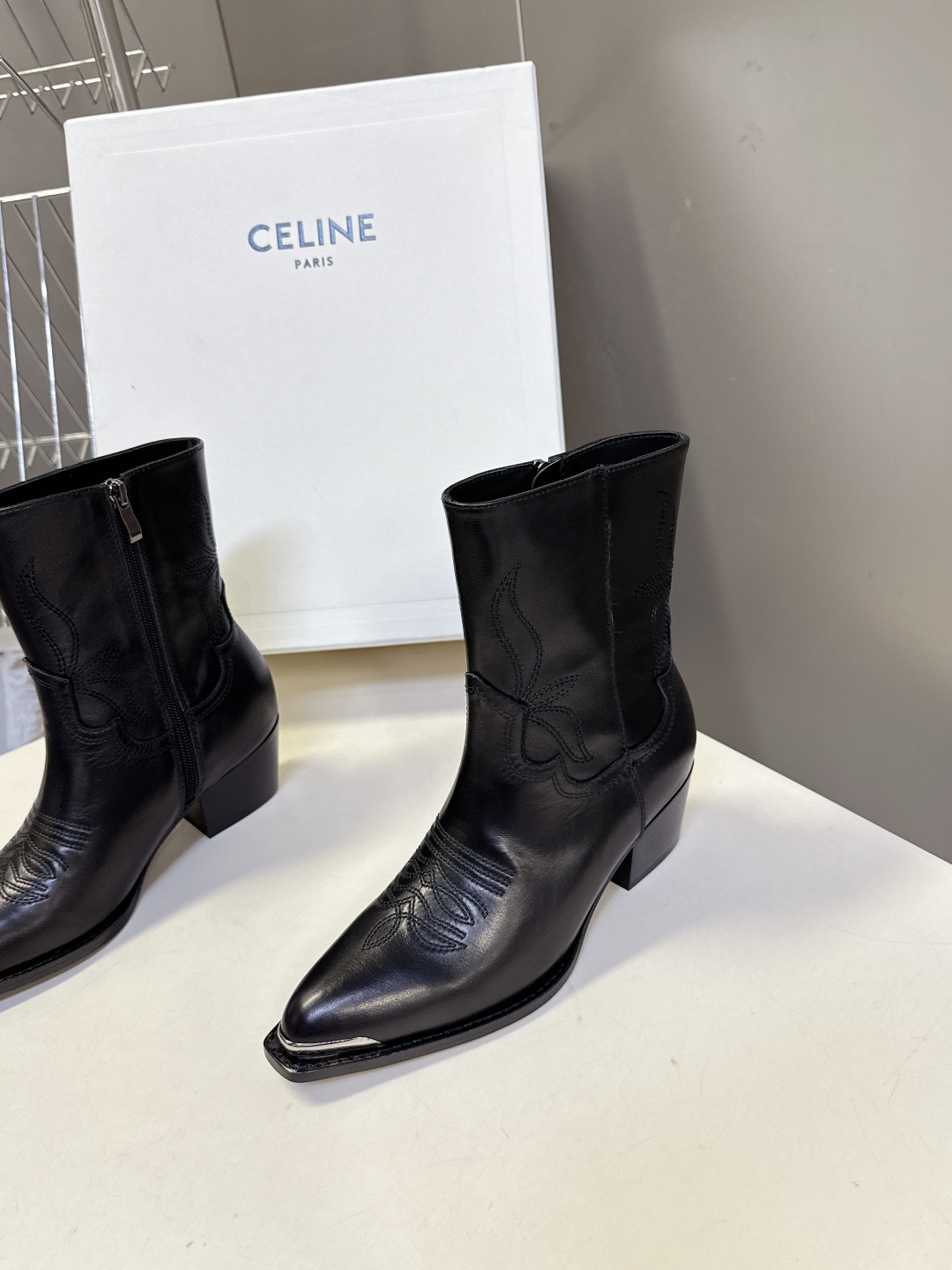 CELINE思琳专柜秋冬最新款复古时装短靴 超多明星时尚博主同款 早秋力推单品！复古欧美风格 炸街必备单