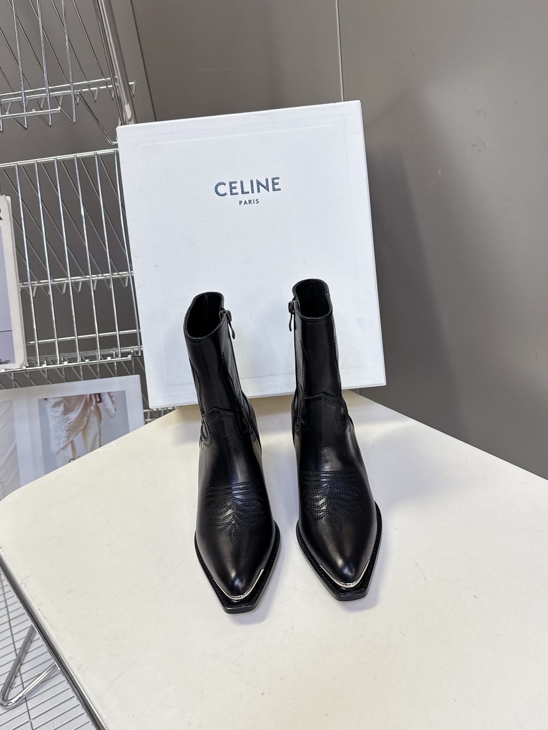 CELINE思琳专柜秋冬最新款复古时装短靴 超多明星时尚博主同款 早秋力推单品！复古欧美风格 炸街必备单