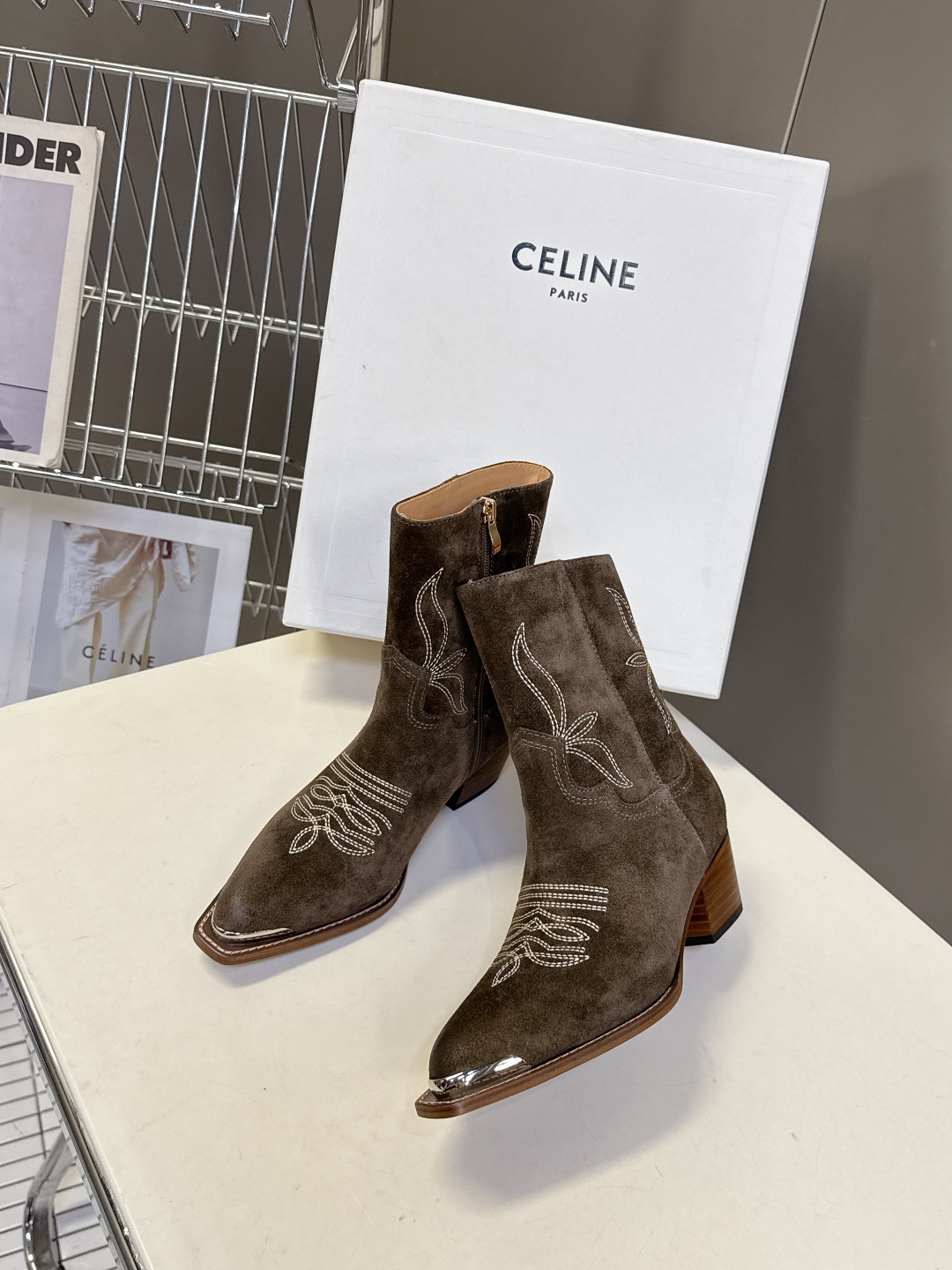 CELINE思琳专柜秋冬最新款复古时装短靴 超多明星时尚博主同款 早秋力推单品！复古欧美风格 炸街必备单