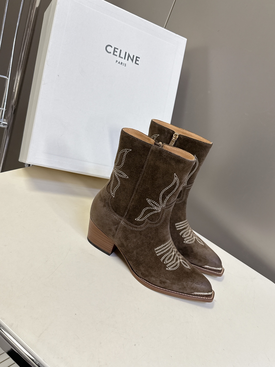 CELINE思琳专柜秋冬最新款复古时装短靴 超多明星时尚博主同款 早秋力推单品！复古欧美风格 炸街必备单