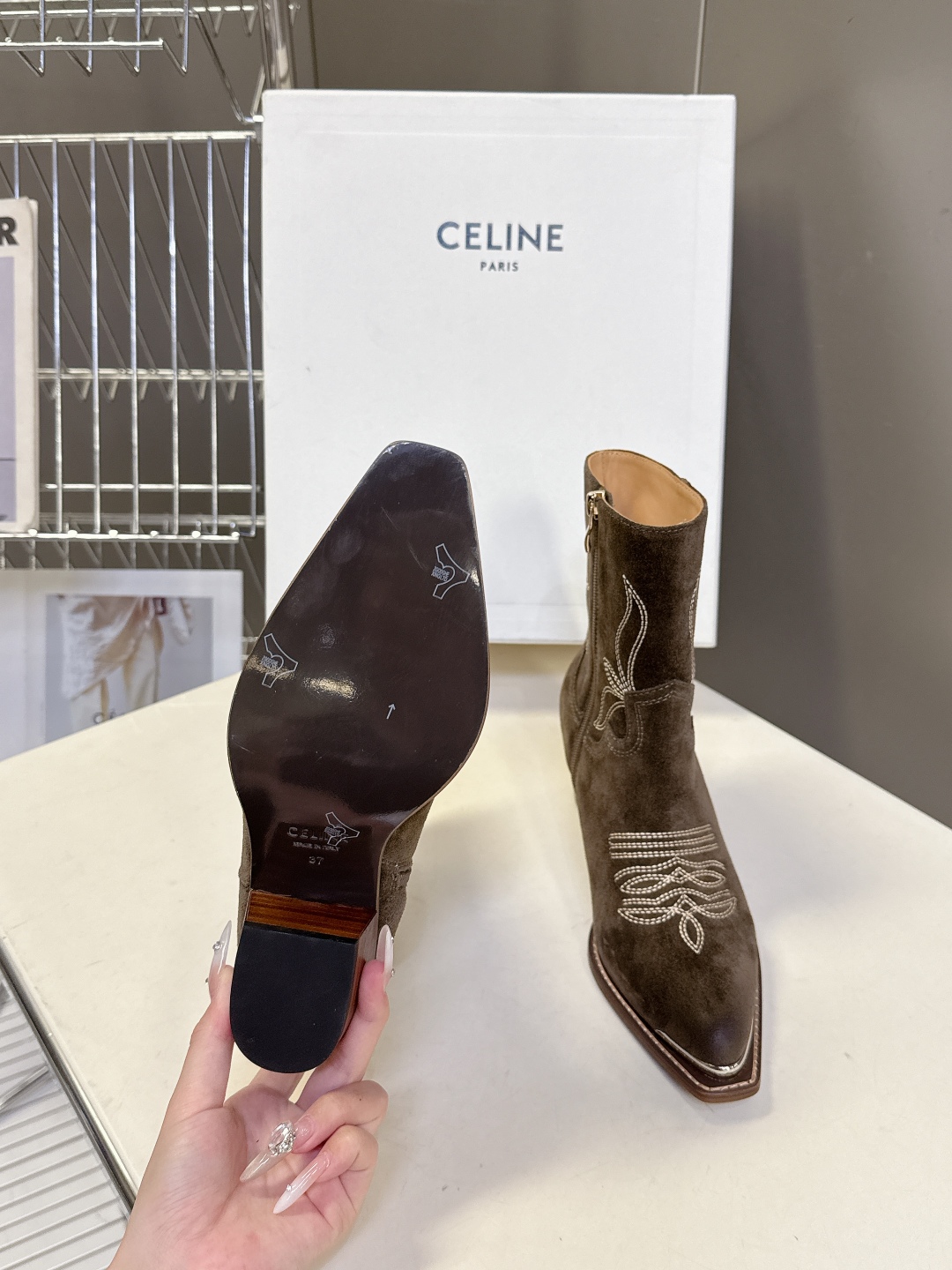 CELINE思琳专柜秋冬最新款复古时装短靴 超多明星时尚博主同款 早秋力推单品！复古欧美风格 炸街必备单