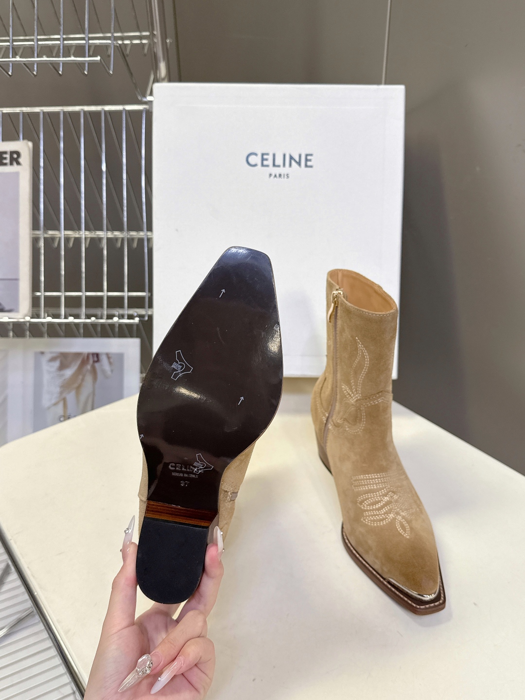 CELINE思琳专柜秋冬最新款复古时装短靴 超多明星时尚博主同款 早秋力推单品！复古欧美风格 炸街必备单