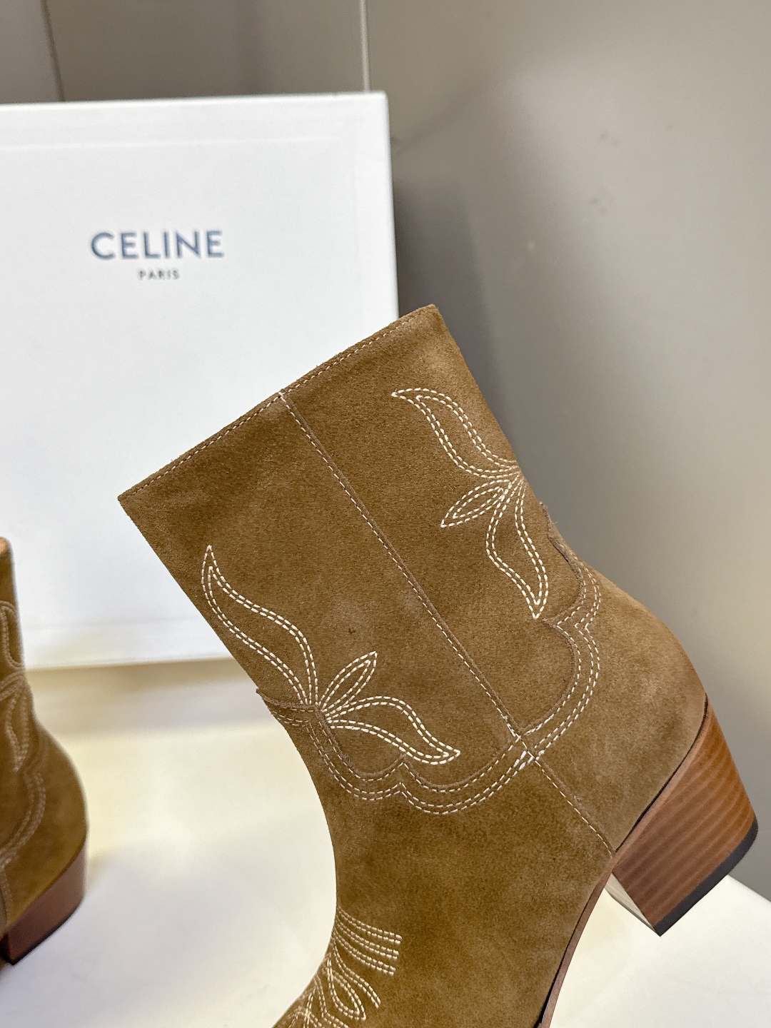 CELINE思琳专柜秋冬最新款复古时装短靴 超多明星时尚博主同款 早秋力推单品！复古欧美风格 炸街必备单