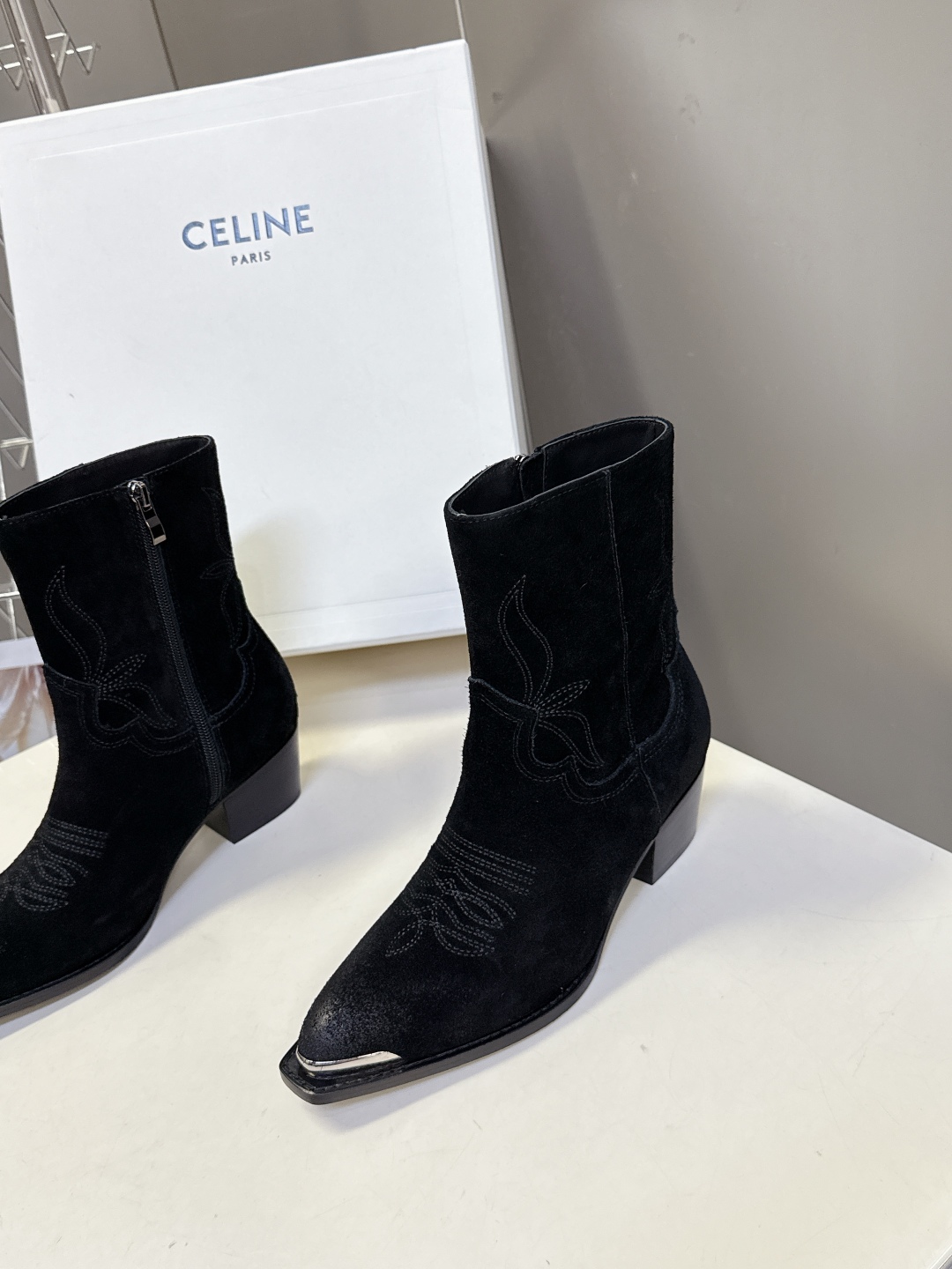 CELINE思琳专柜秋冬最新款复古时装短靴 超多明星时尚博主同款 早秋力推单品！复古欧美风格 炸街必备单