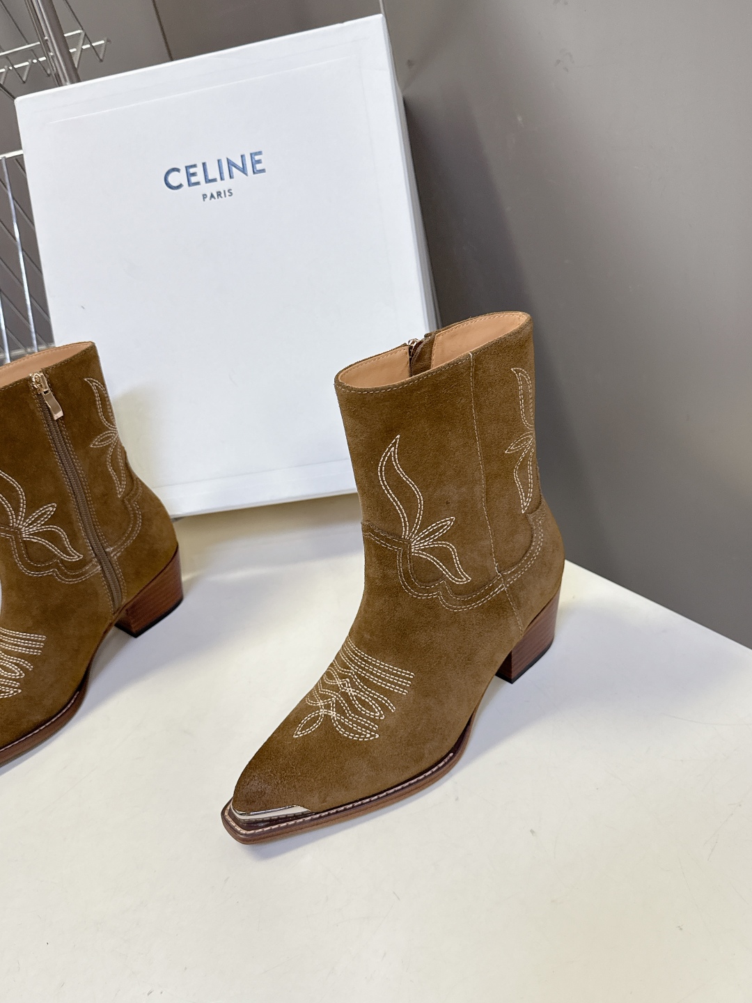 CELINE思琳专柜秋冬最新款复古时装短靴 超多明星时尚博主同款 早秋力推单品！复古欧美风格 炸街必备单