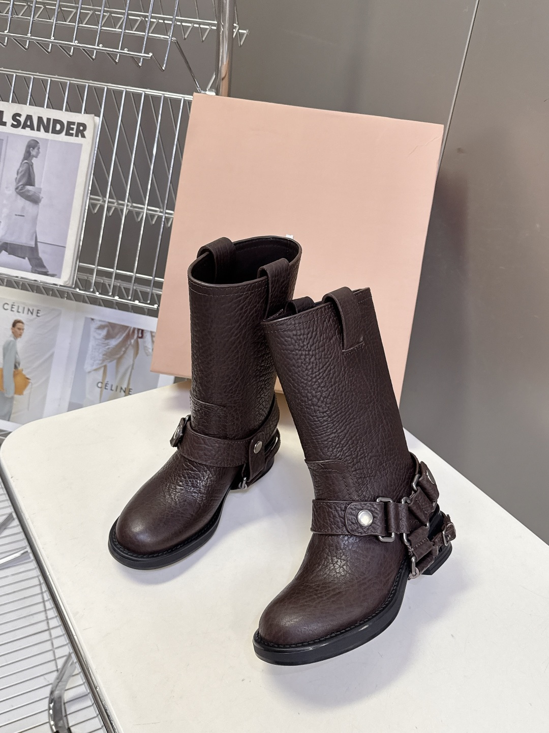 MiuMiu缪缪秋冬限量走秀款 长筒靴 短靴 今年最值得入手的靴子 没有之一！易梦玲同款超多网红明星上脚