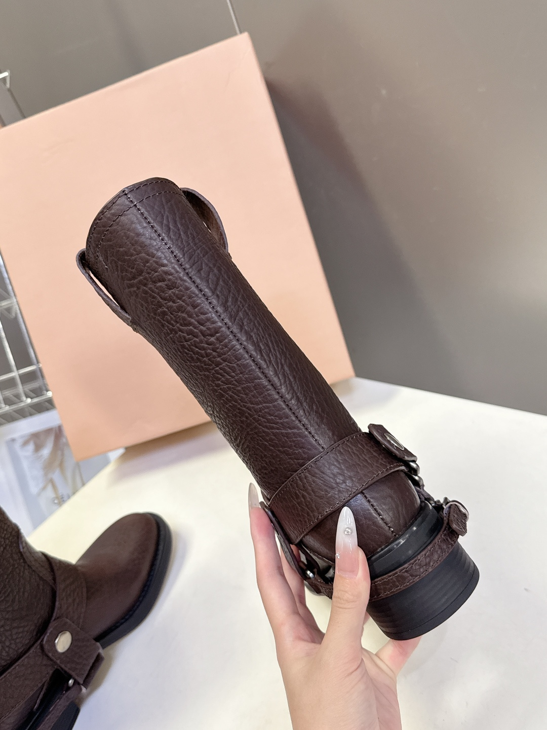 MiuMiu缪缪秋冬限量走秀款 长筒靴 短靴 今年最值得入手的靴子 没有之一！易梦玲同款超多网红明星上脚