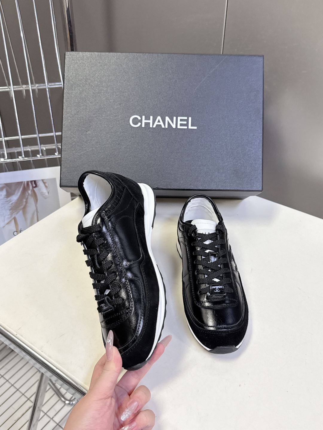 CHANEL香奈儿25K最新款休闲鞋运动鞋 最近真的🔥火出圈啦 一上脚就被惊艳到了 舒适度简直绝了 非常
