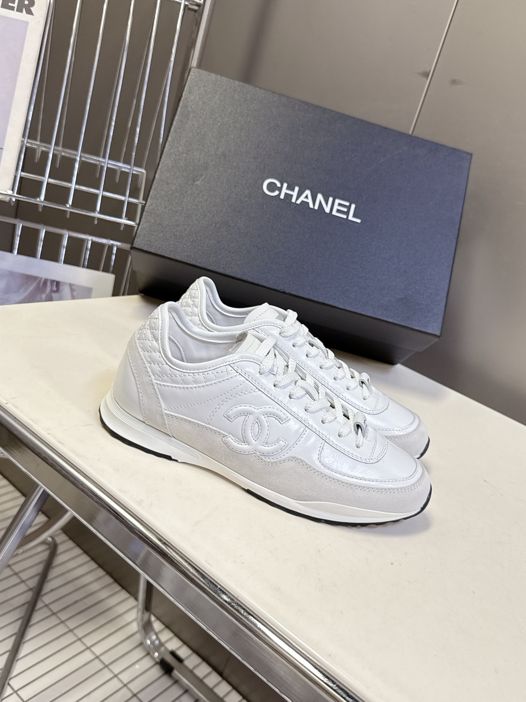 CHANEL香奈儿25K最新款休闲鞋运动鞋 最近真的🔥火出圈啦 一上脚就被惊艳到了 舒适度简直绝了 非常