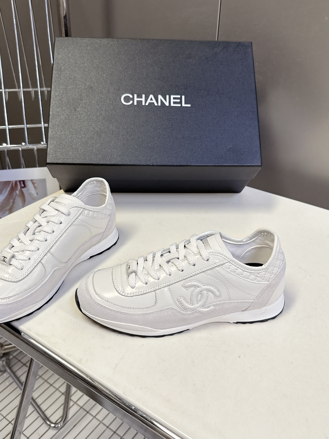 CHANEL香奈儿25K最新款休闲鞋运动鞋 最近真的🔥火出圈啦 一上脚就被惊艳到了 舒适度简直绝了 非常