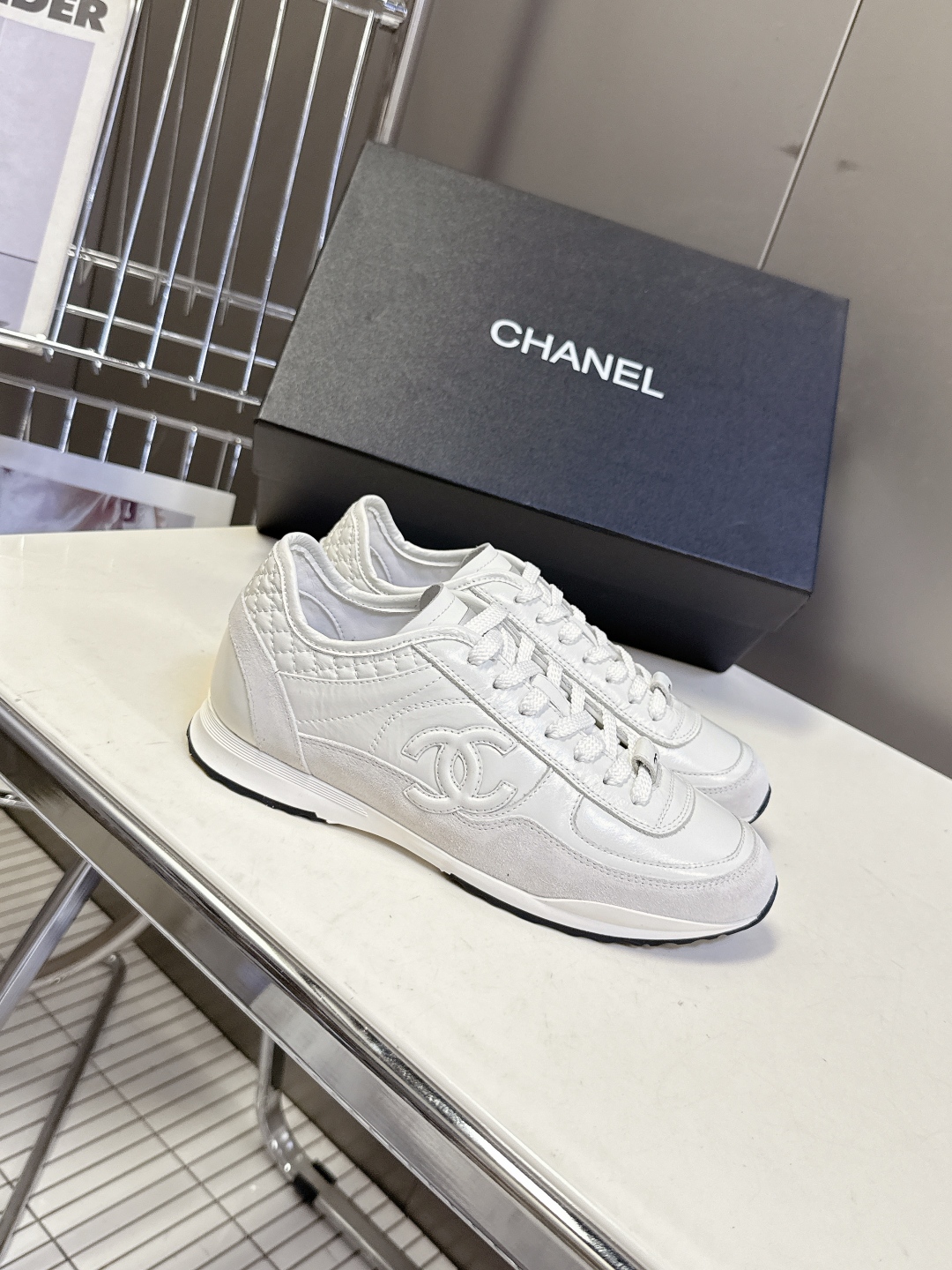 CHANEL香奈儿25K最新款休闲鞋运动鞋 最近真的🔥火出圈啦 一上脚就被惊艳到了 舒适度简直绝了 非常