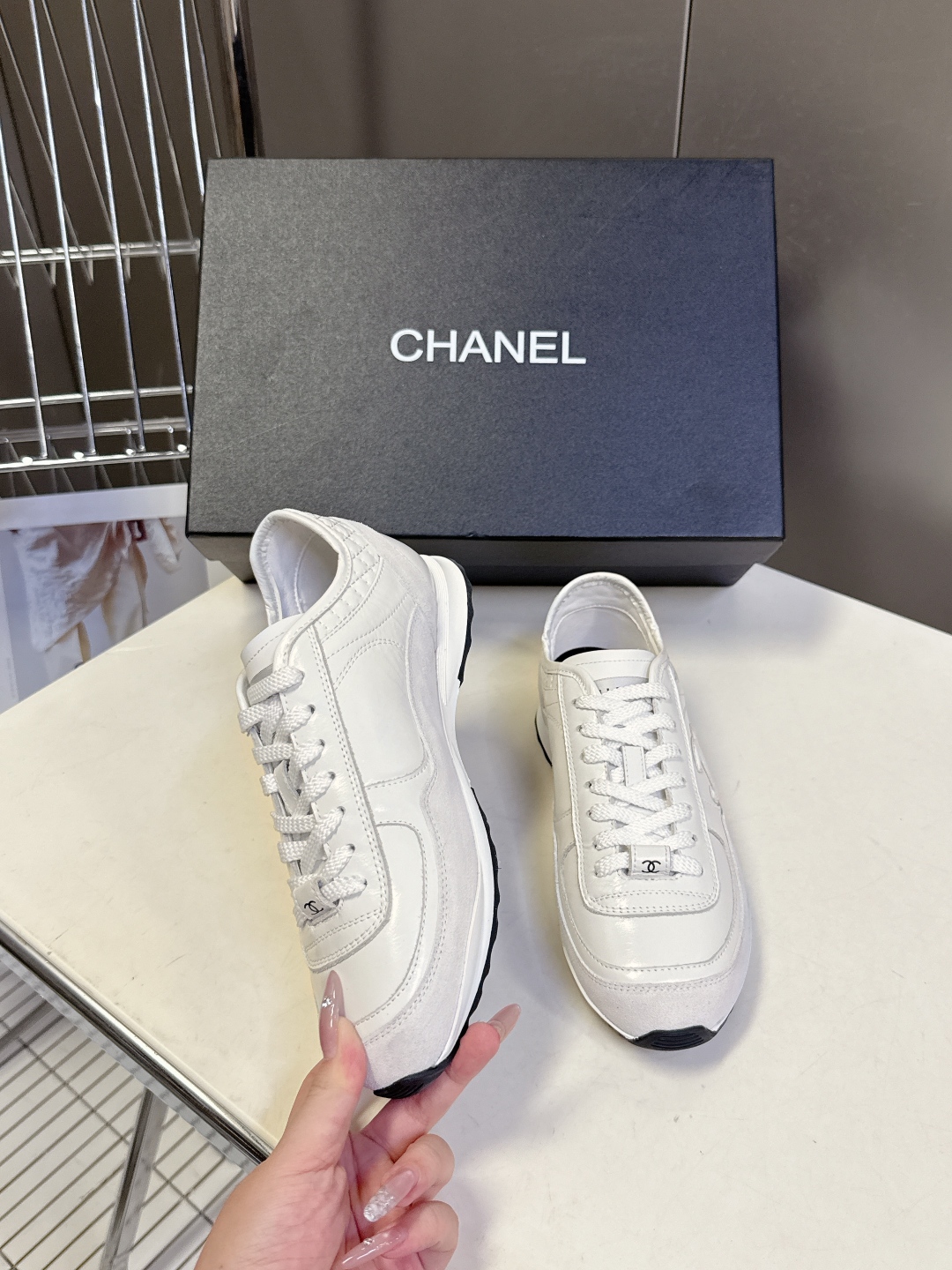 CHANEL香奈儿25K最新款休闲鞋运动鞋 最近真的🔥火出圈啦 一上脚就被惊艳到了 舒适度简直绝了 非常