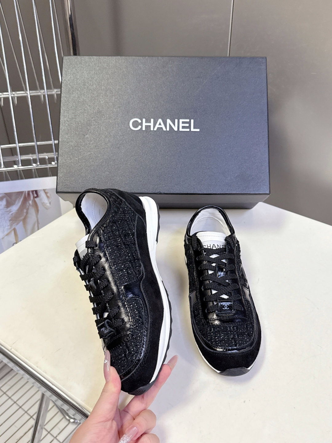 CHANEL香奈儿25K最新款休闲鞋运动鞋 最近真的🔥火出圈啦 一上脚就被惊艳到了 舒适度简直绝了 非常